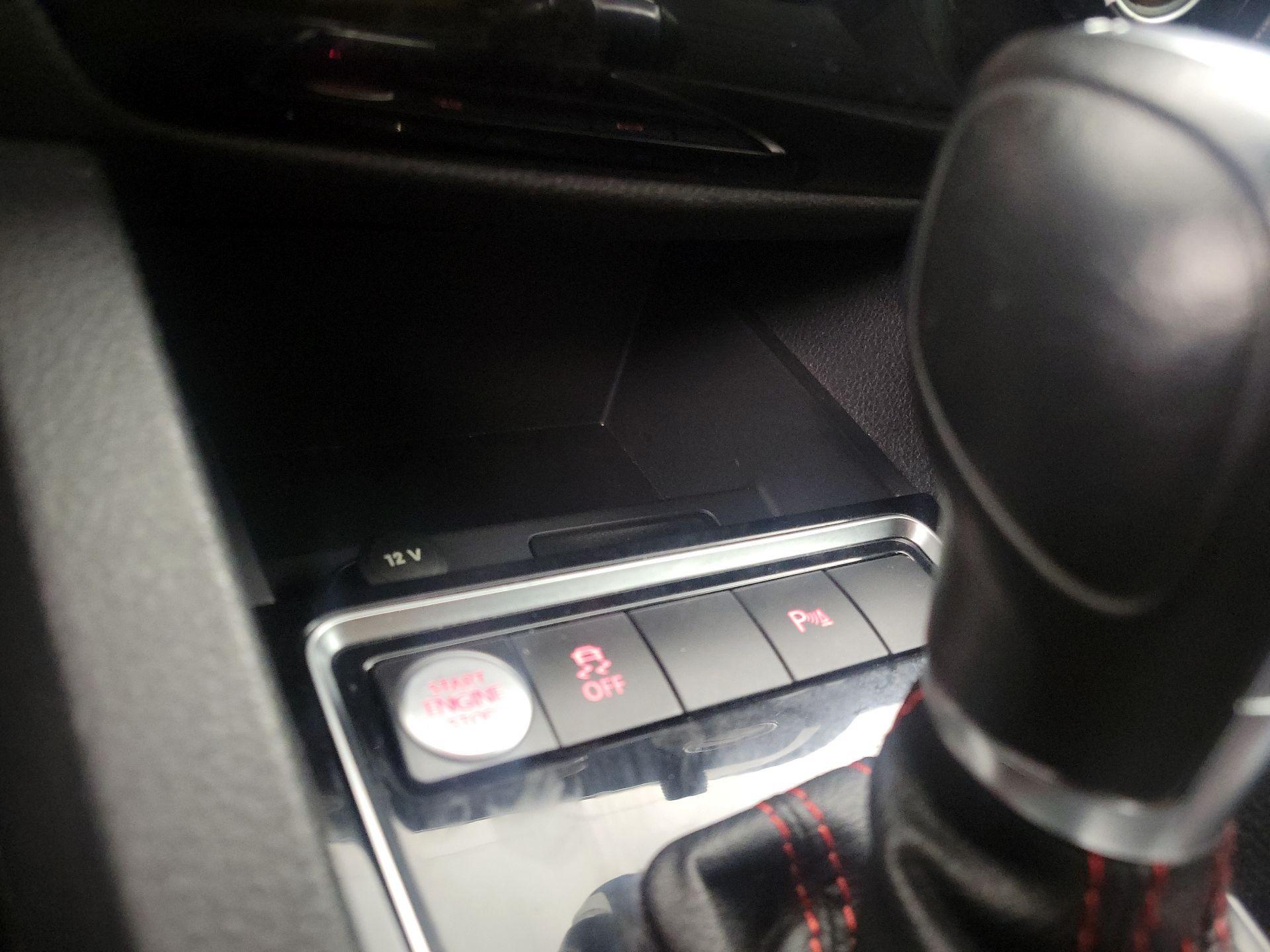 Thumbnail: 2016 Volkswagen Jetta - 18