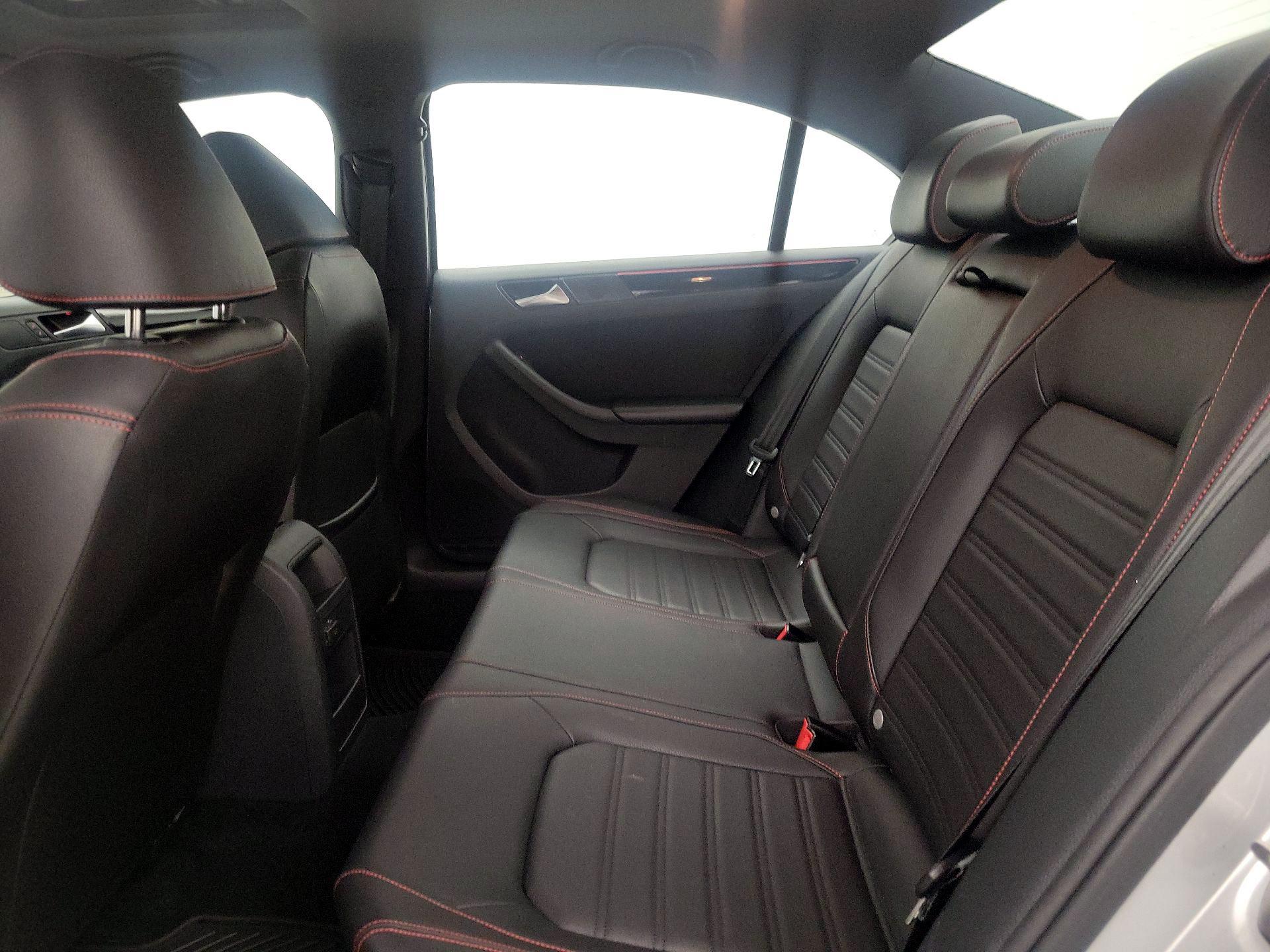 Thumbnail: 2016 Volkswagen Jetta - 20