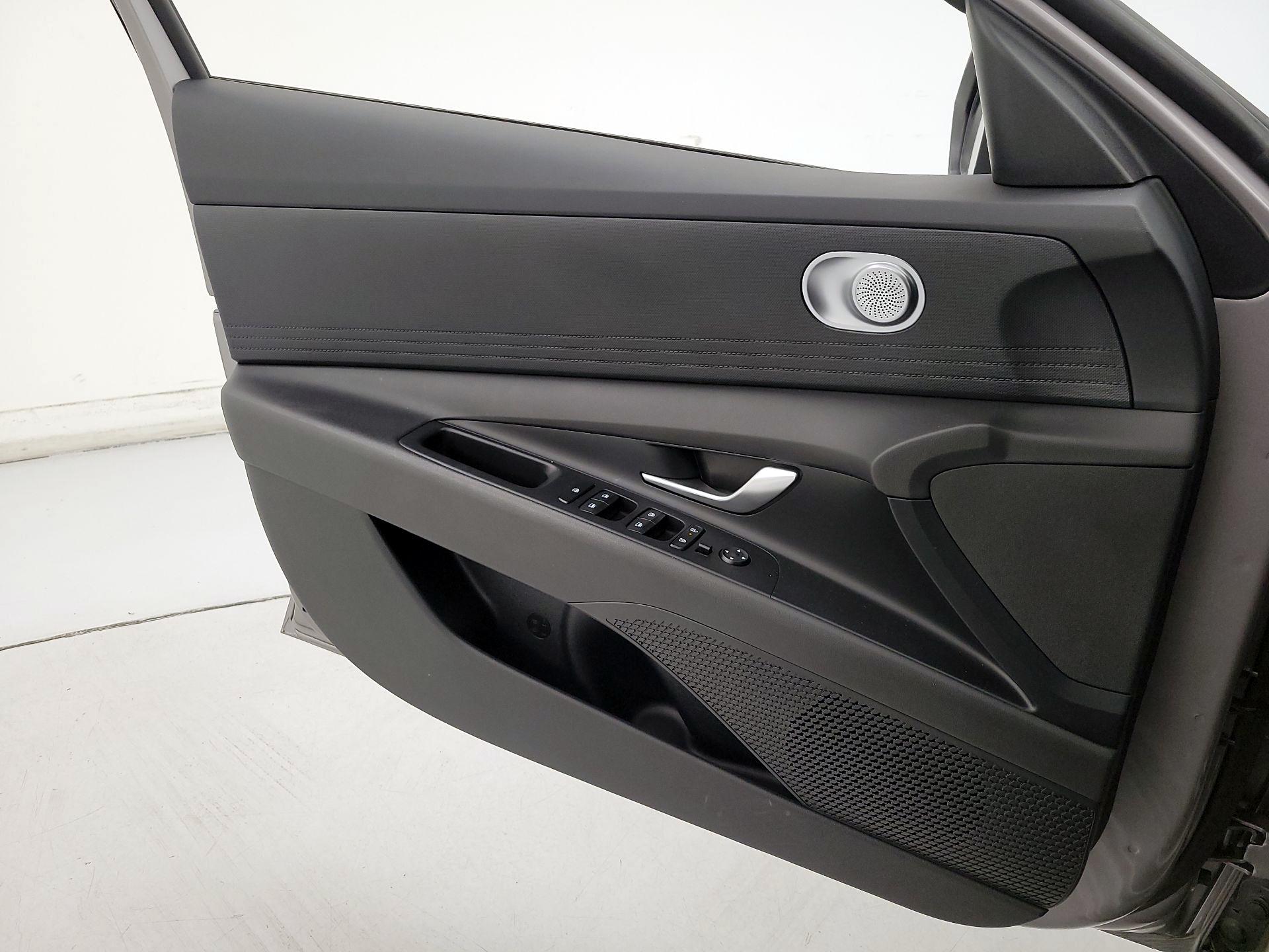 Thumbnail: 2024 Hyundai Elantra - 12