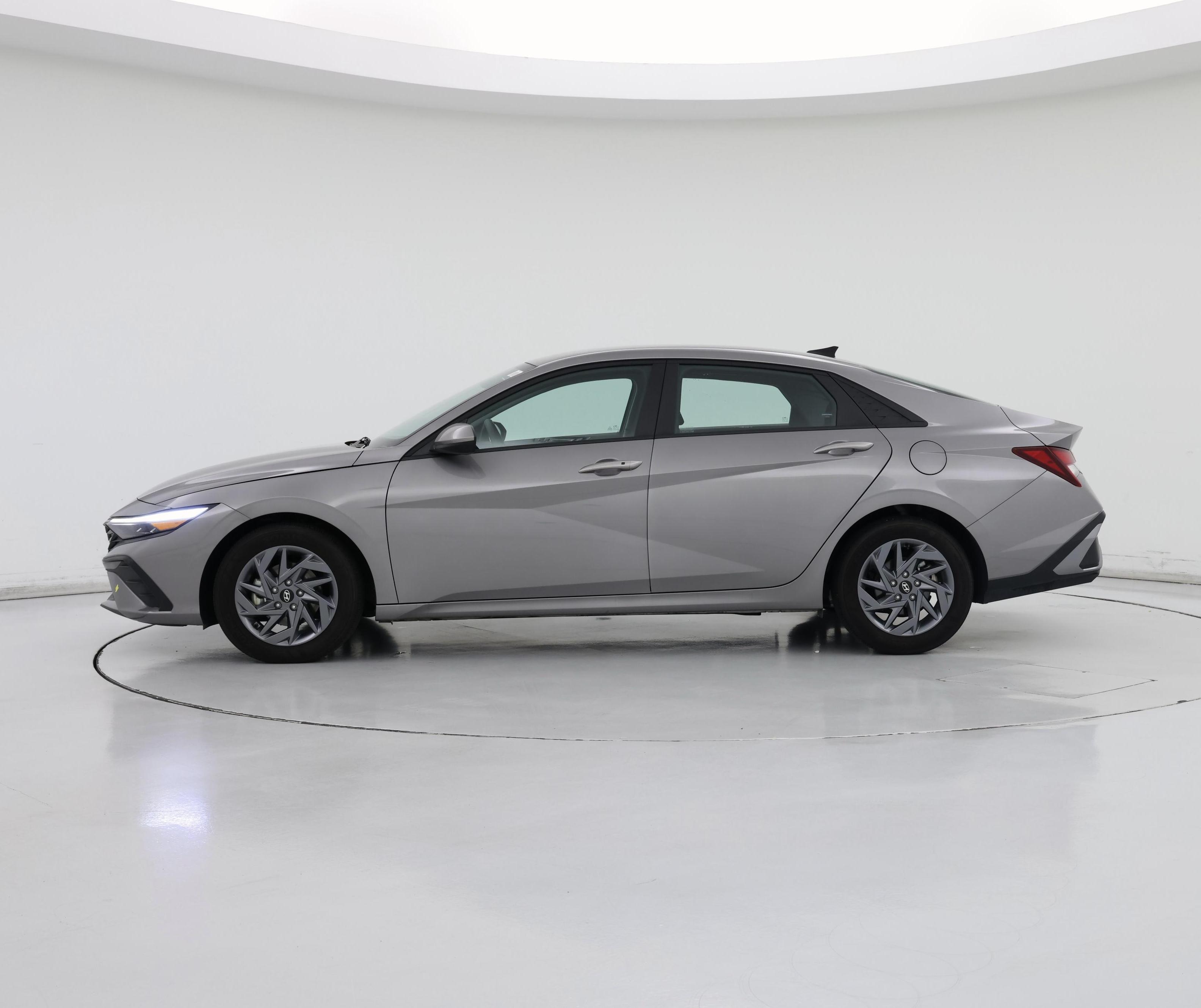 Thumbnail: 2024 Hyundai Elantra - 3