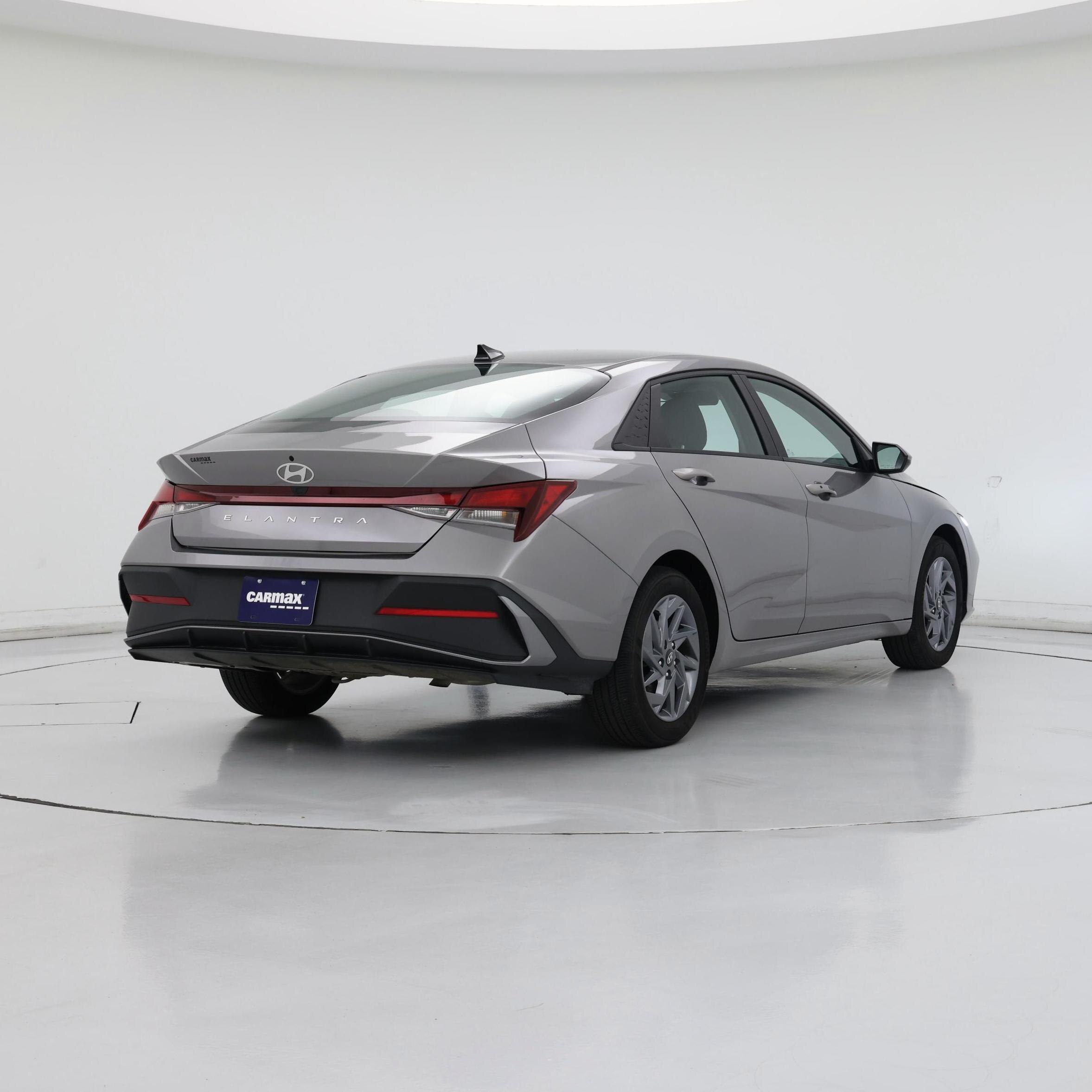 Thumbnail: 2024 Hyundai Elantra - 8