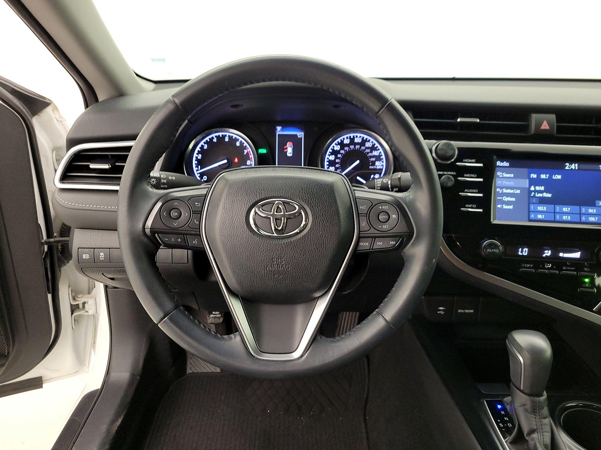 Thumbnail: 2018 Toyota Camry - 10