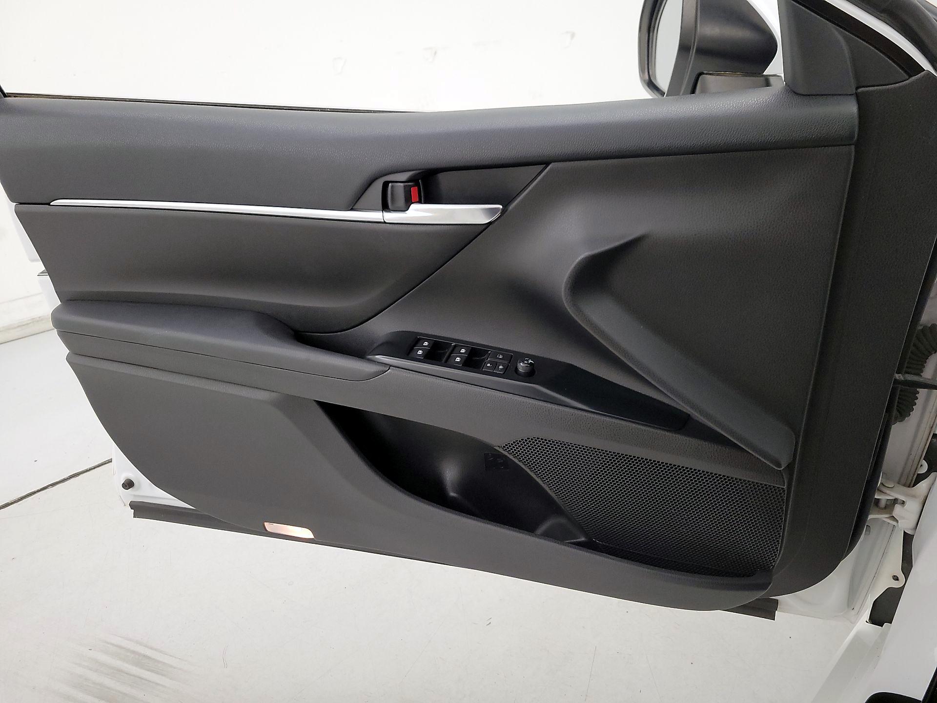 Thumbnail: 2018 Toyota Camry - 12