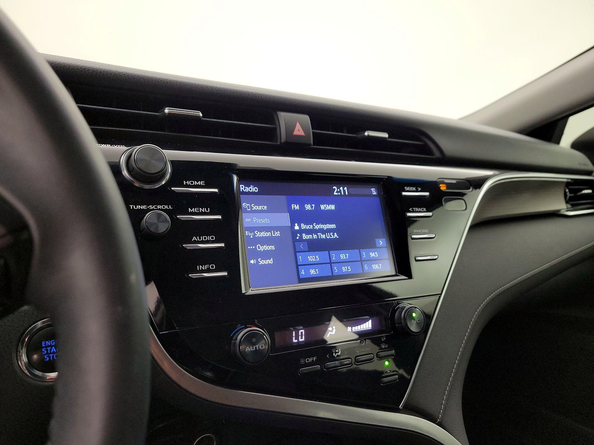 Thumbnail: 2018 Toyota Camry - 15