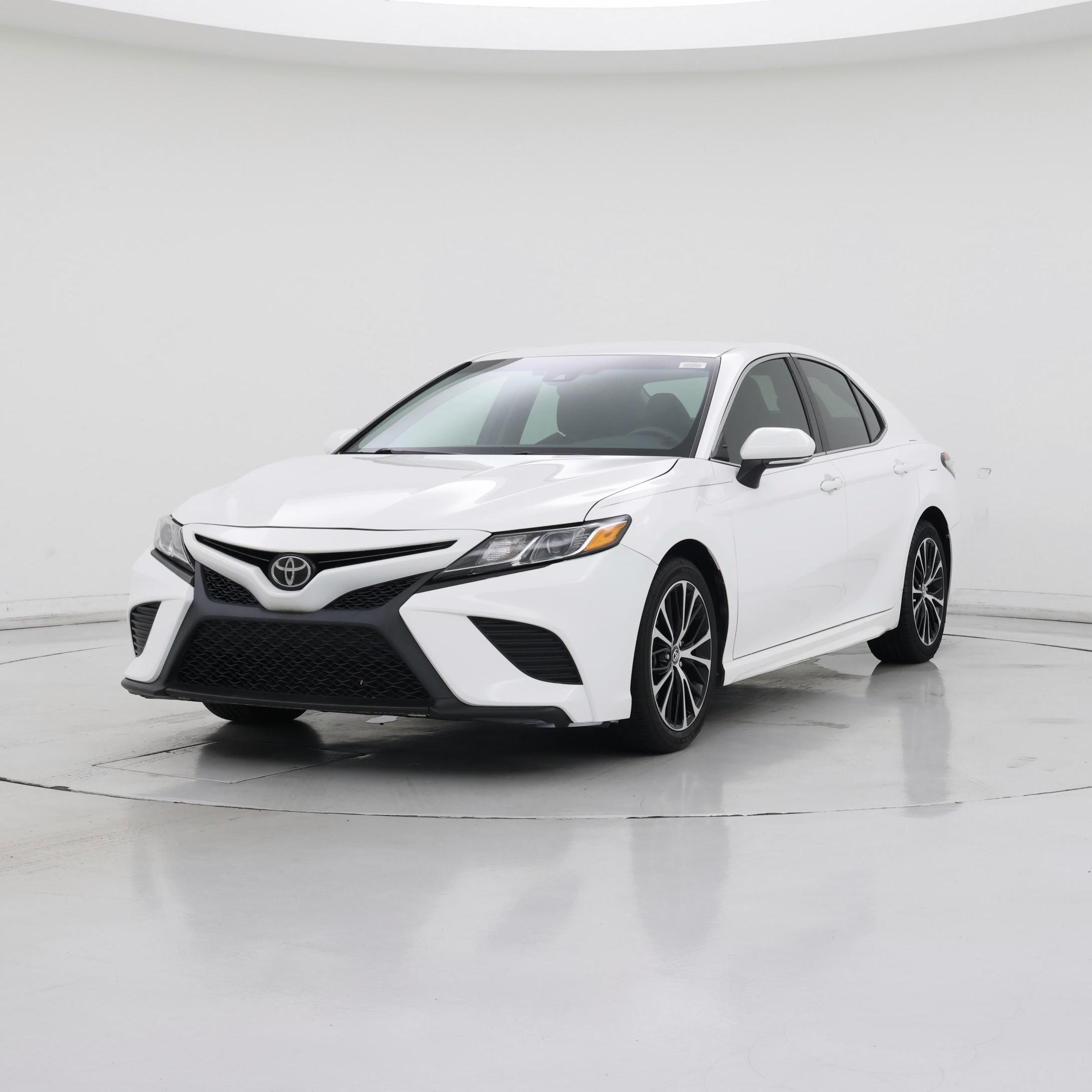 Thumbnail: 2018 Toyota Camry - 4
