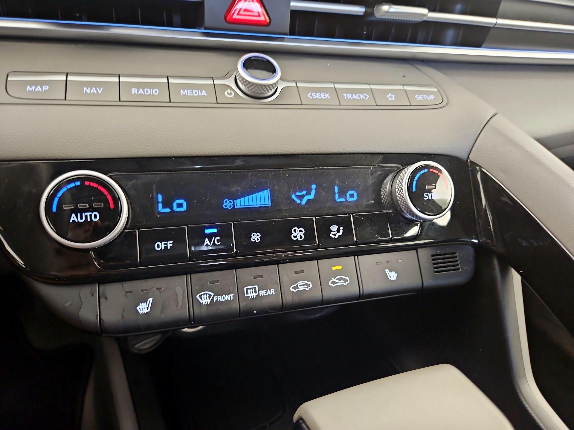 Thumbnail: 2024 Hyundai Elantra - 17