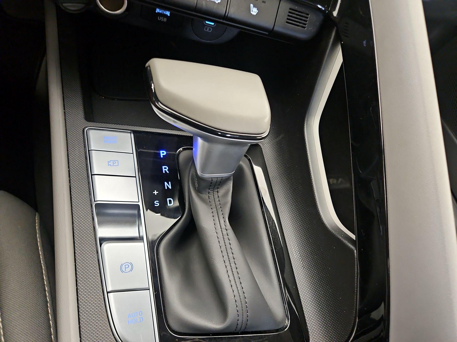 Thumbnail: 2024 Hyundai Elantra - 18