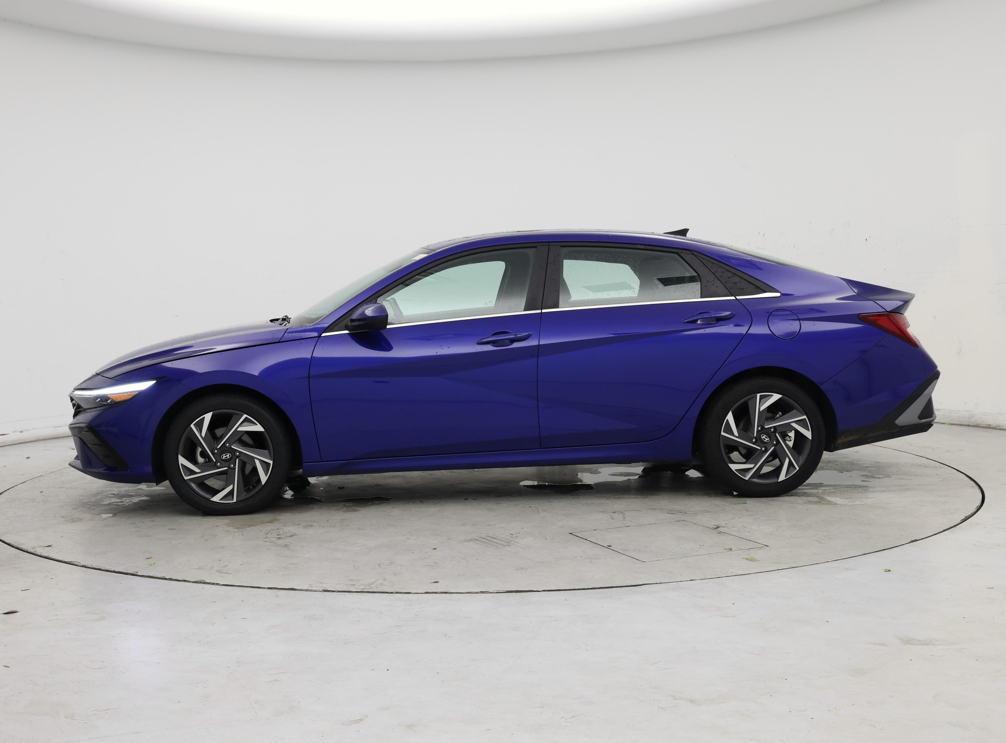 Thumbnail: 2024 Hyundai Elantra - 3