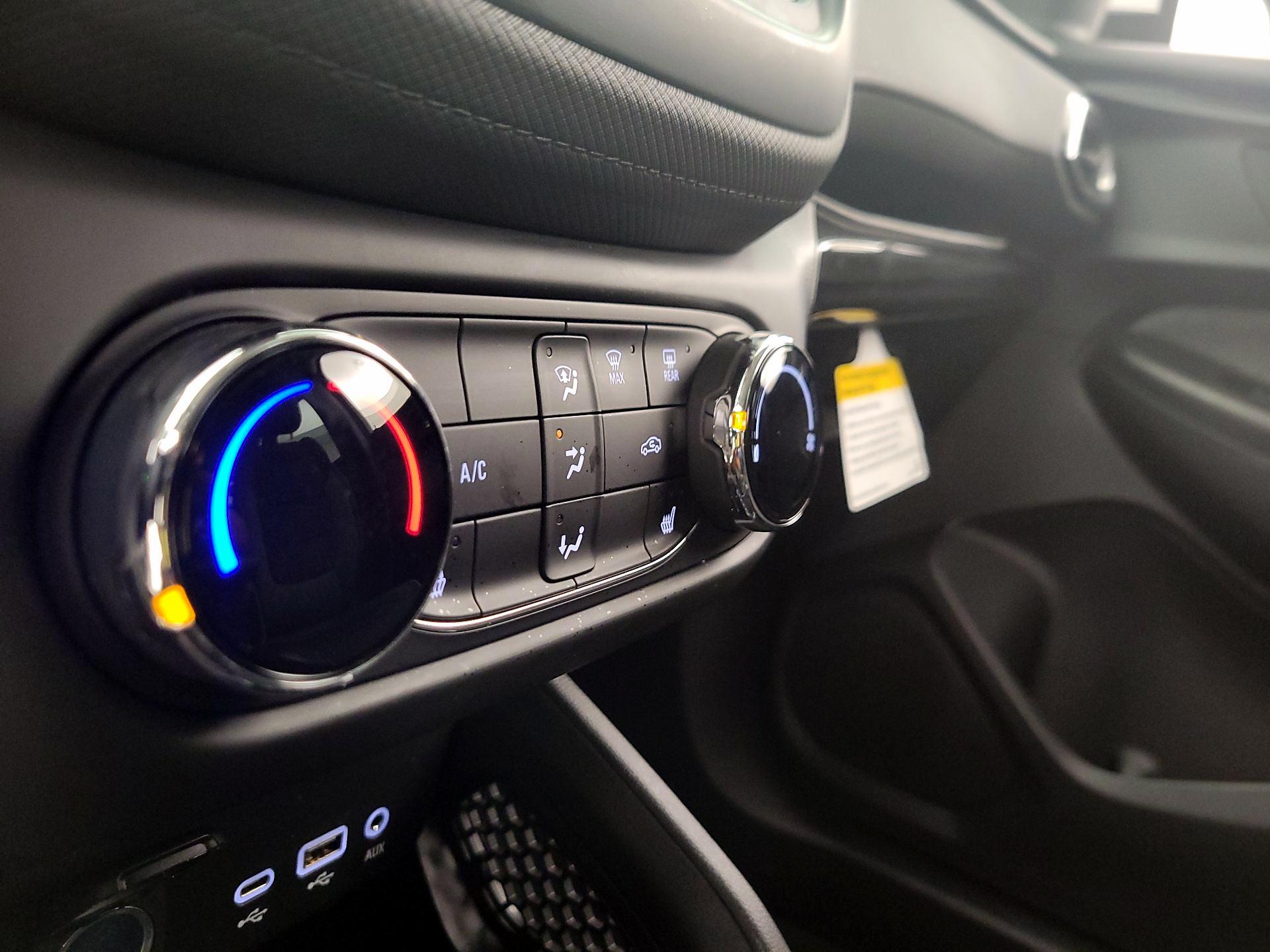 Thumbnail: 2022 Chevrolet TrailBlazer - 16