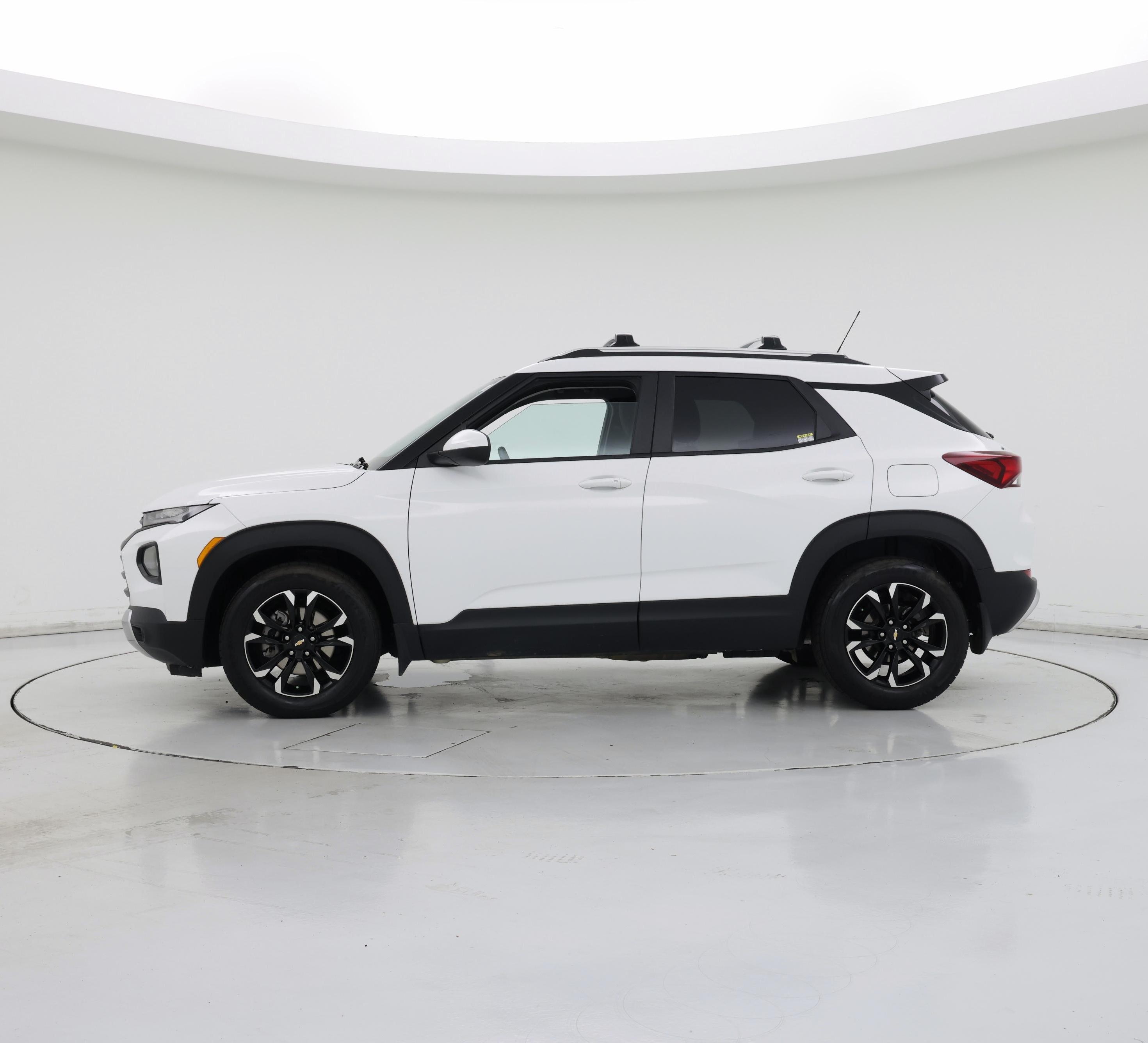 Thumbnail: 2022 Chevrolet TrailBlazer - 3