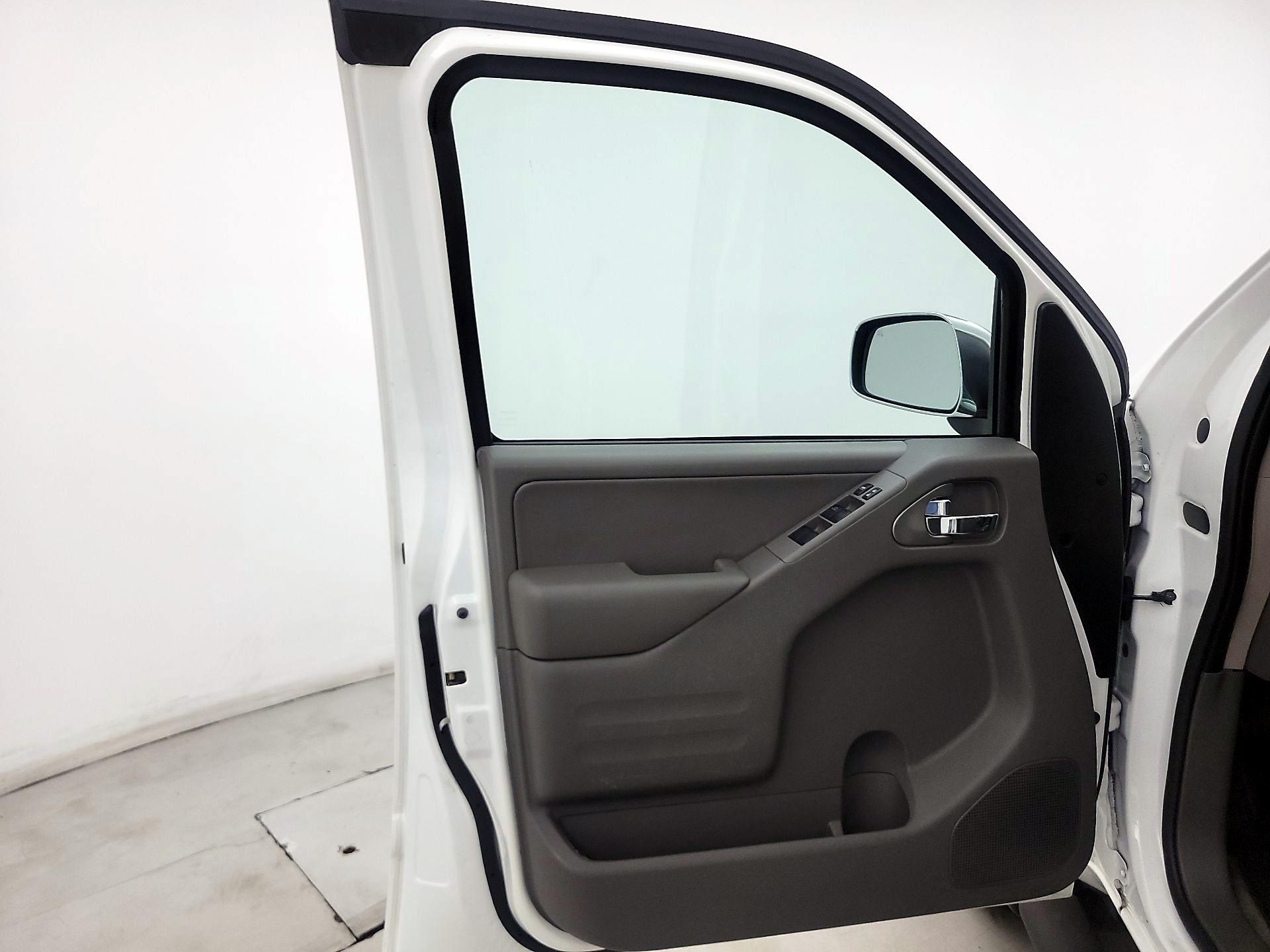 Thumbnail: 2016 Nissan Frontier - 12