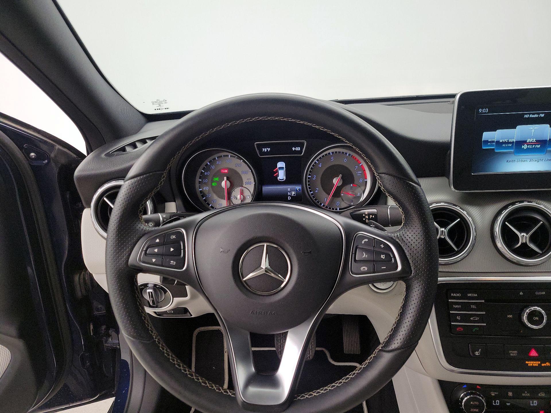 Thumbnail: 2017 Mercedes-Benz GLA - 10