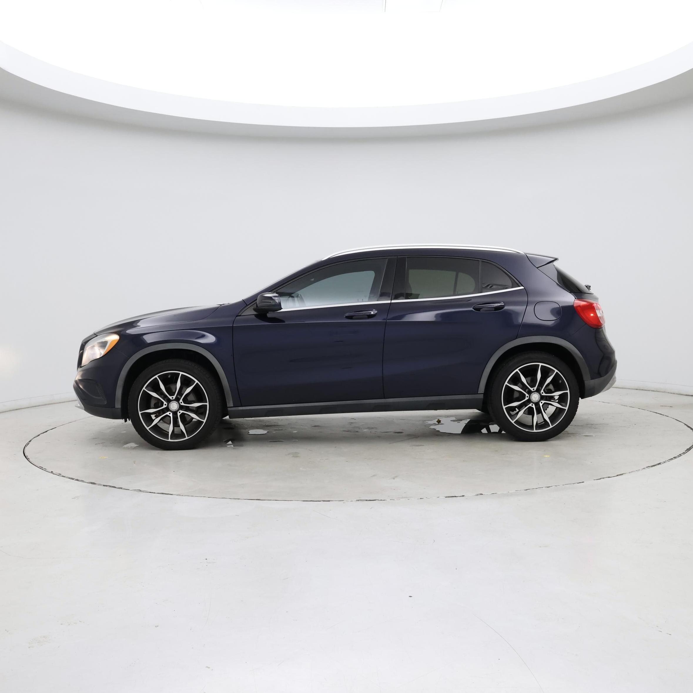 Thumbnail: 2017 Mercedes-Benz GLA - 3
