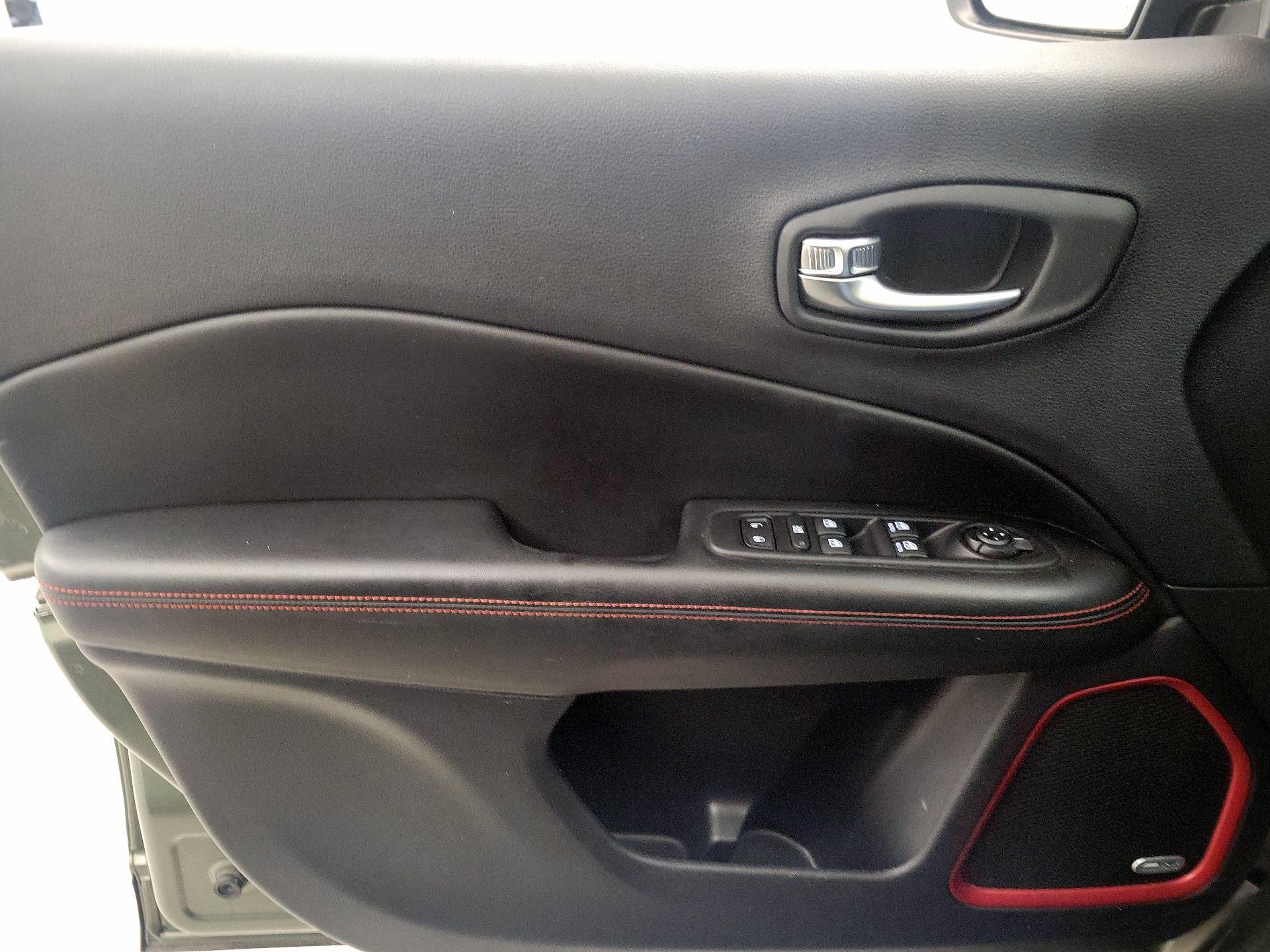Thumbnail: 2021 Jeep Compass - 12