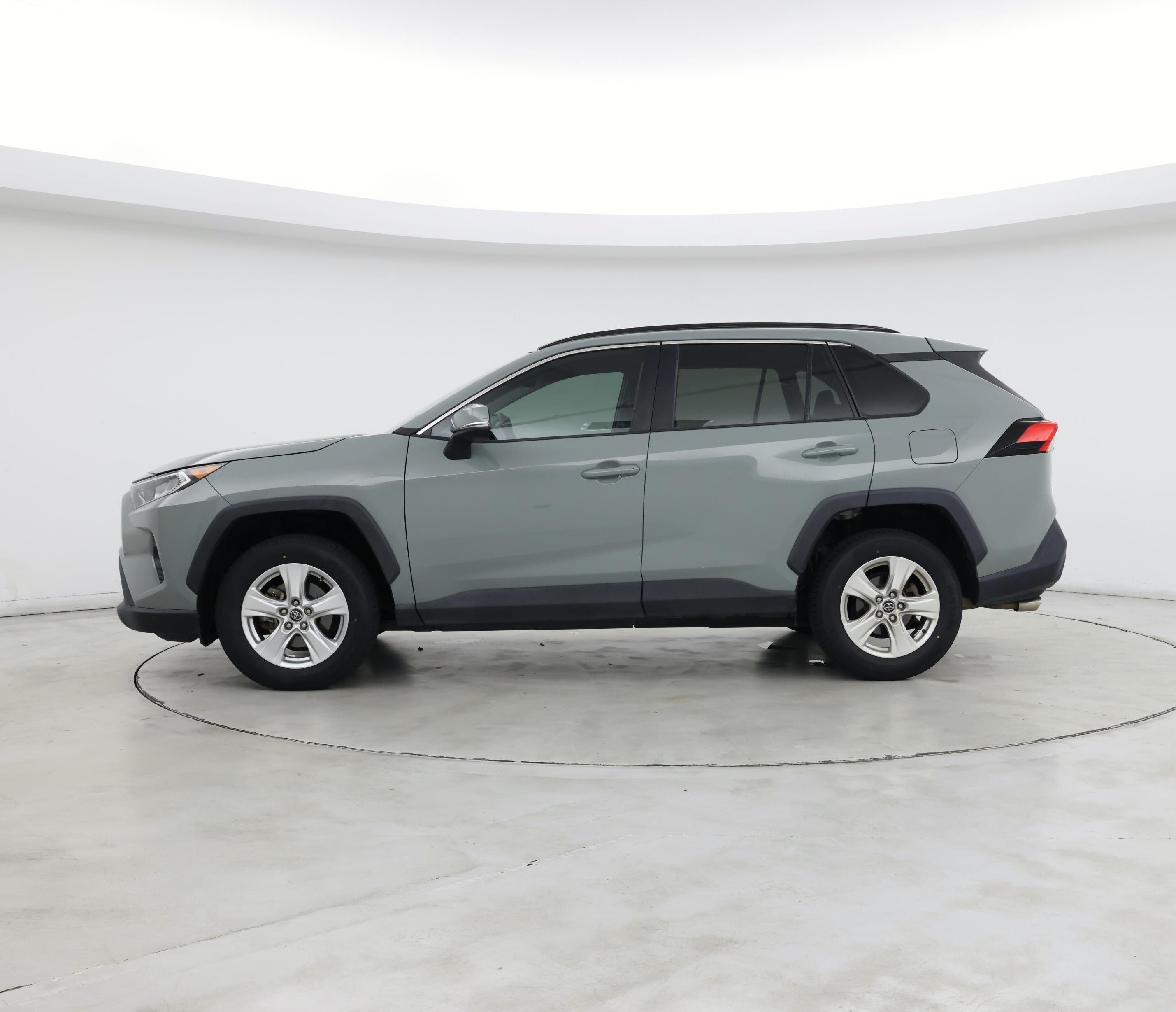 Thumbnail: 2021 Toyota RAV4 - 3