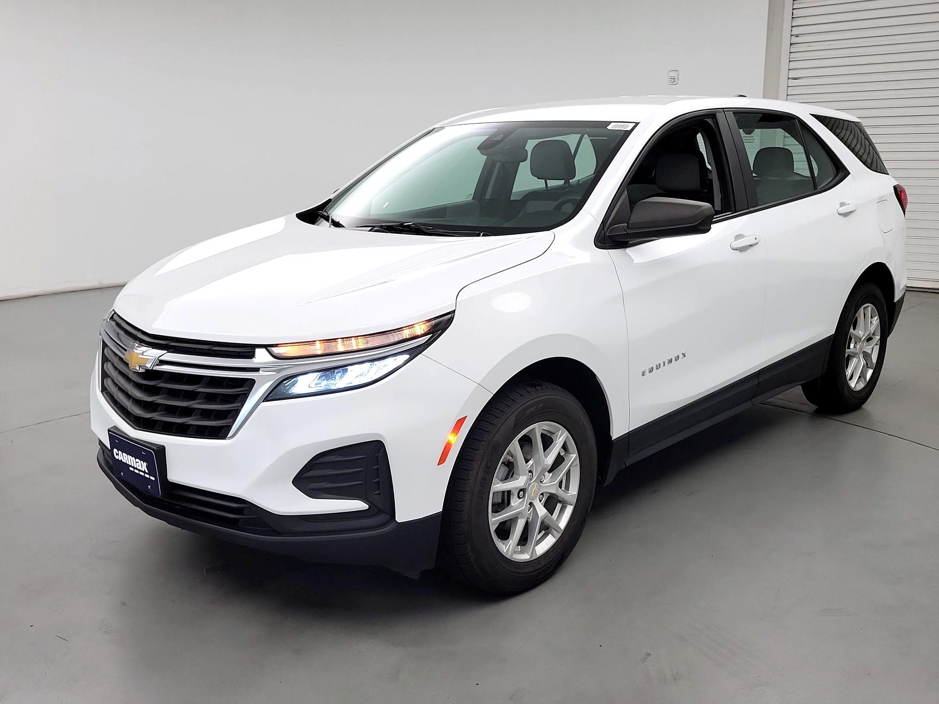 Thumbnail: 2022 Chevrolet Equinox - 3