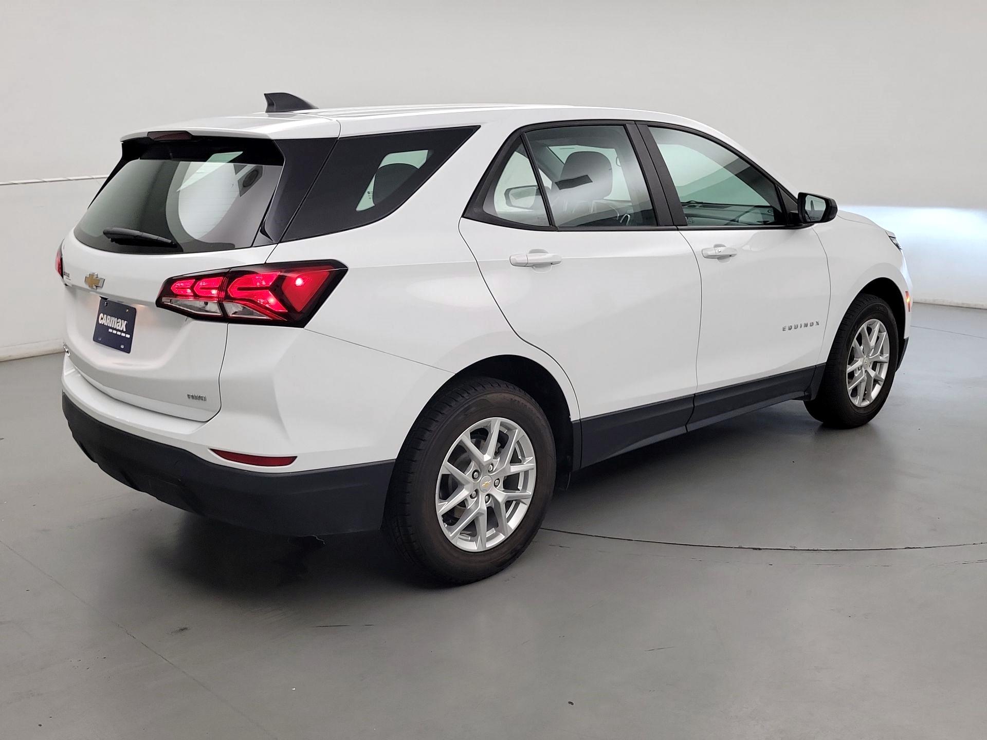 Thumbnail: 2022 Chevrolet Equinox - 5