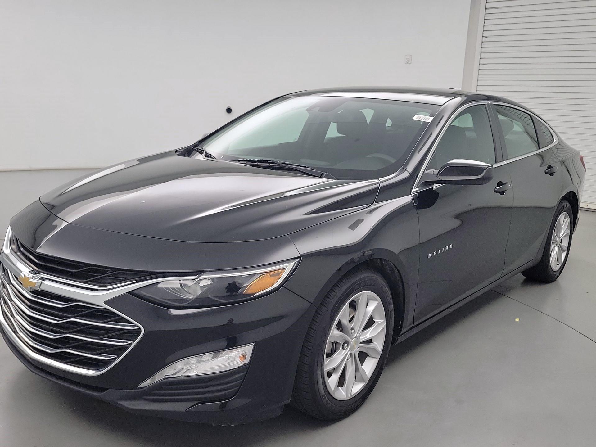Thumbnail: 2021 Chevrolet Malibu - 3