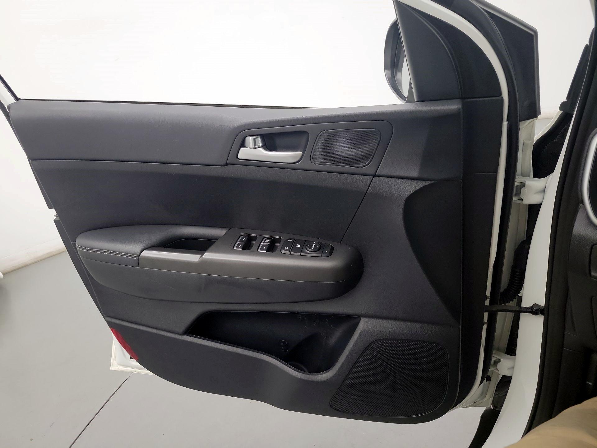 Thumbnail: 2021 Kia Sportage - 10
