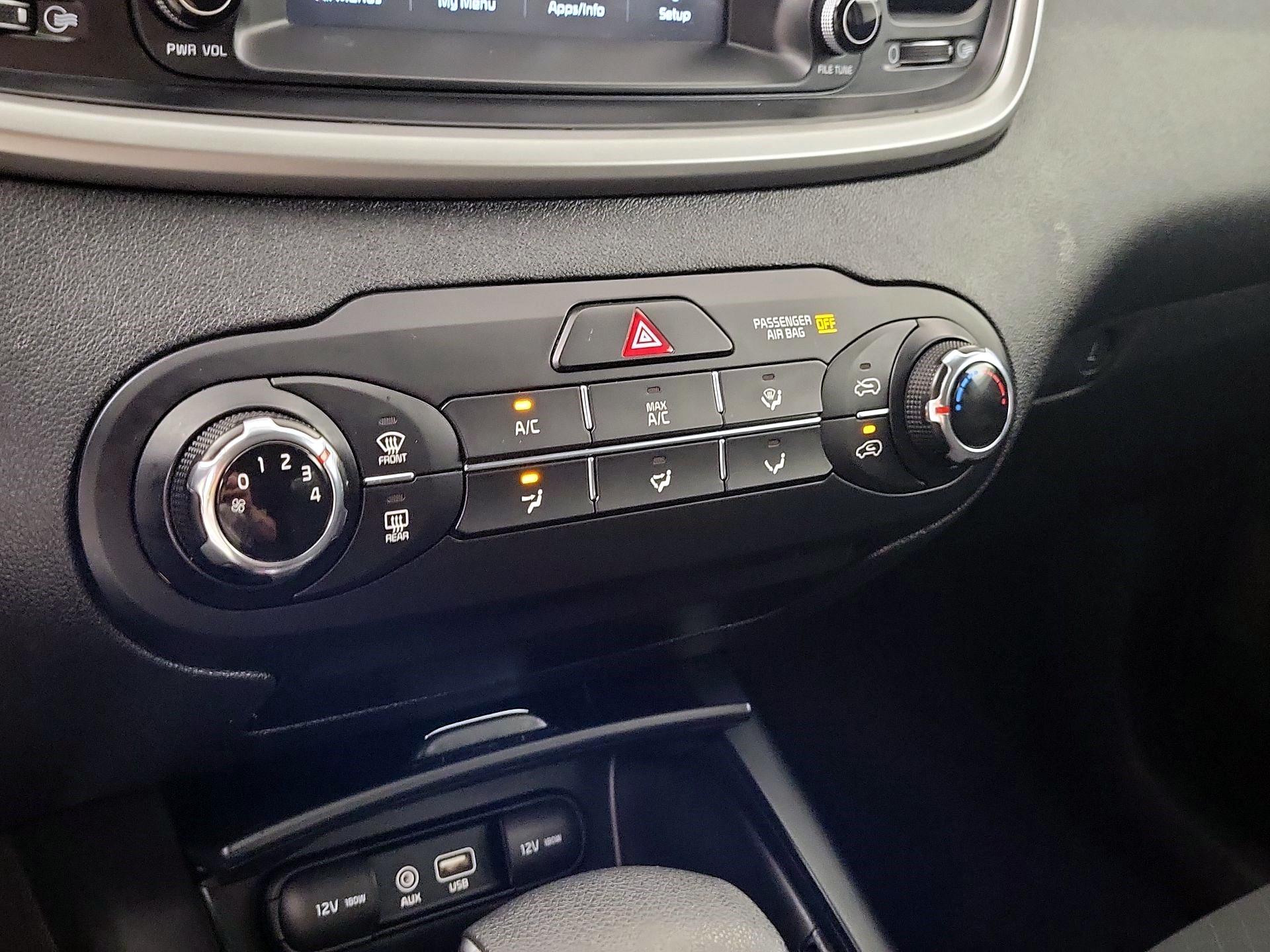 Thumbnail: 2020 Kia Sorento - 14