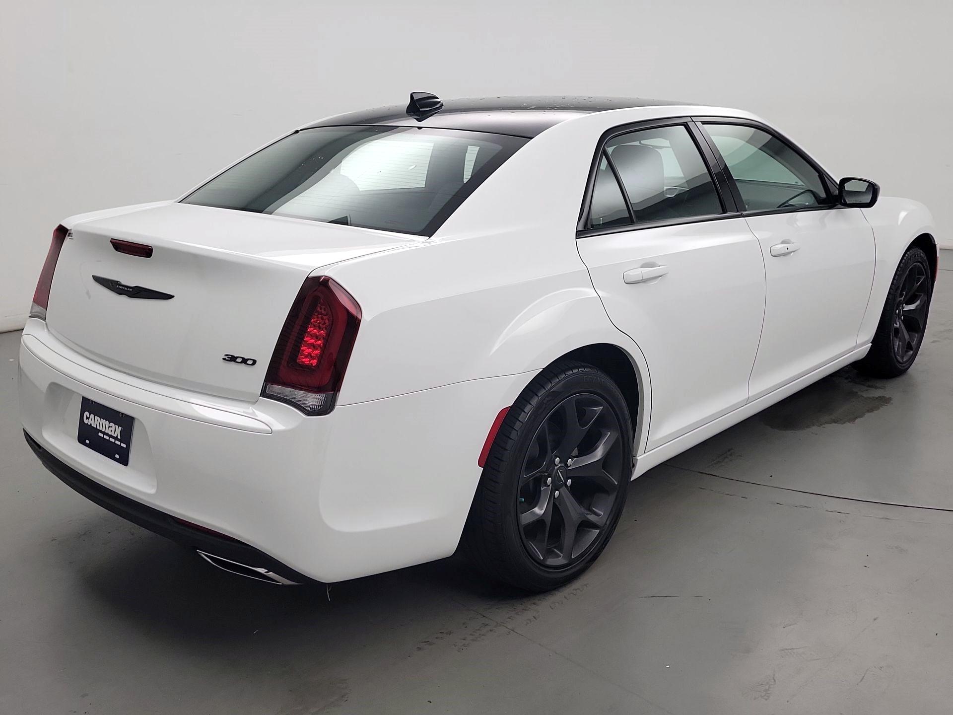 Thumbnail: 2022 Chrysler 300 - 5