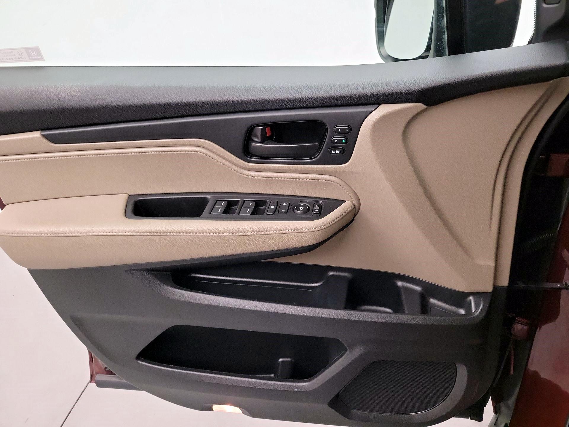 Thumbnail: 2020 Honda Odyssey - 10