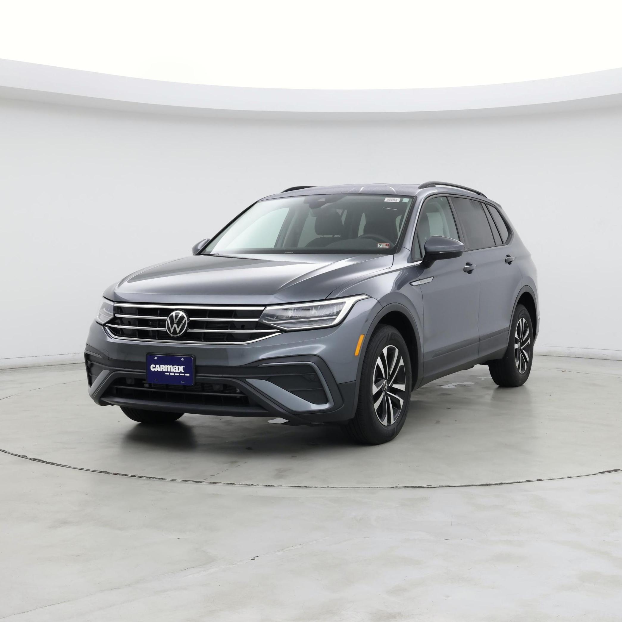 Thumbnail: 2023 Volkswagen Tiguan - 4