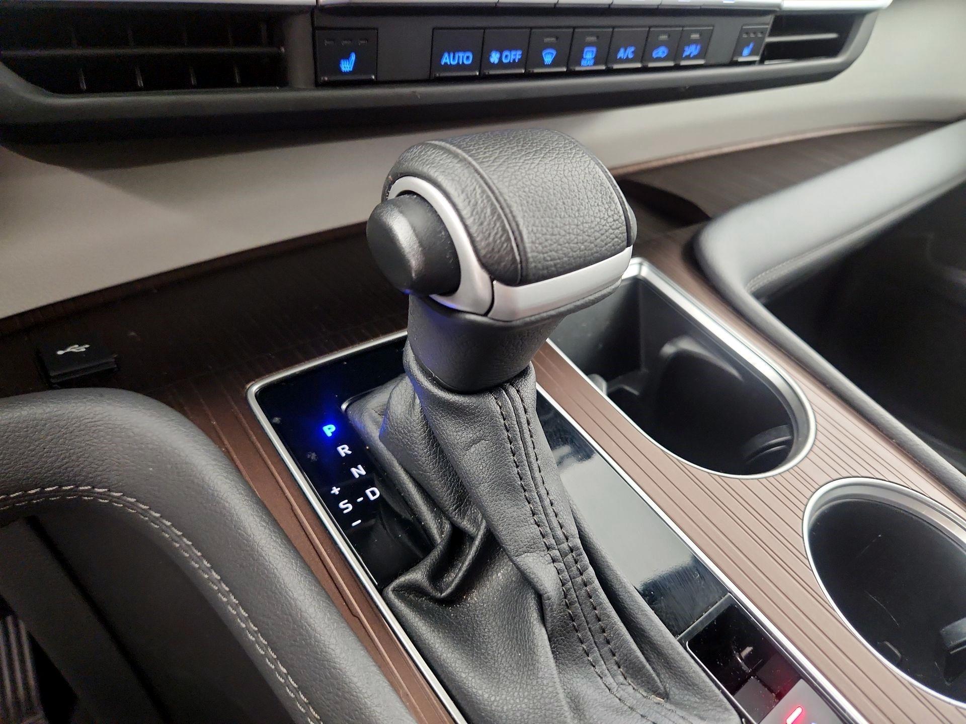 Thumbnail: 2024 Toyota Sienna - 17