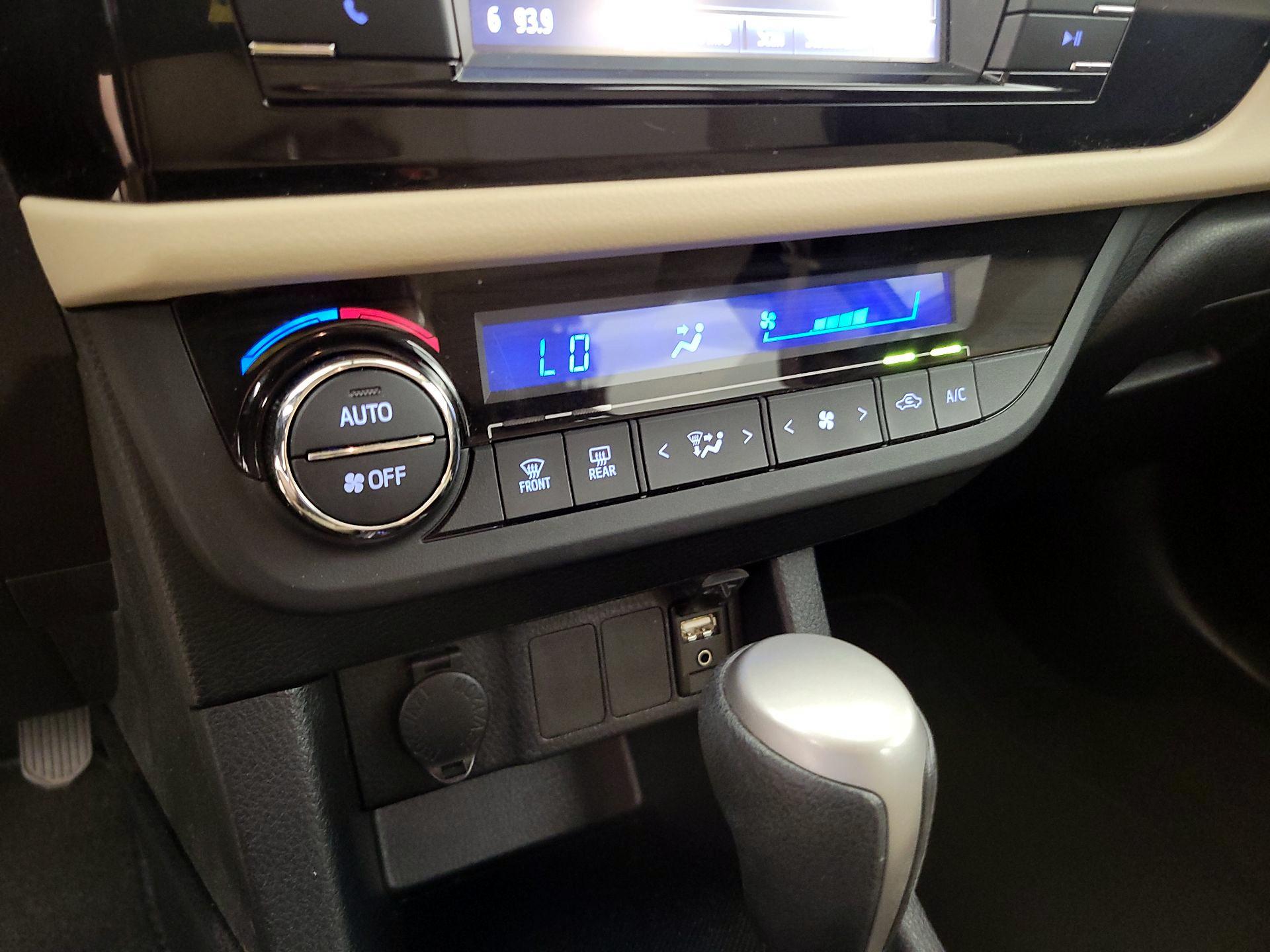 Thumbnail: 2016 Toyota Corolla - 16