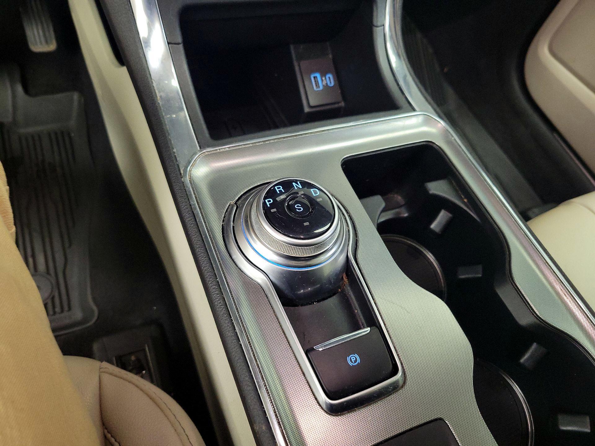 Thumbnail: 2022 Ford Edge - 17