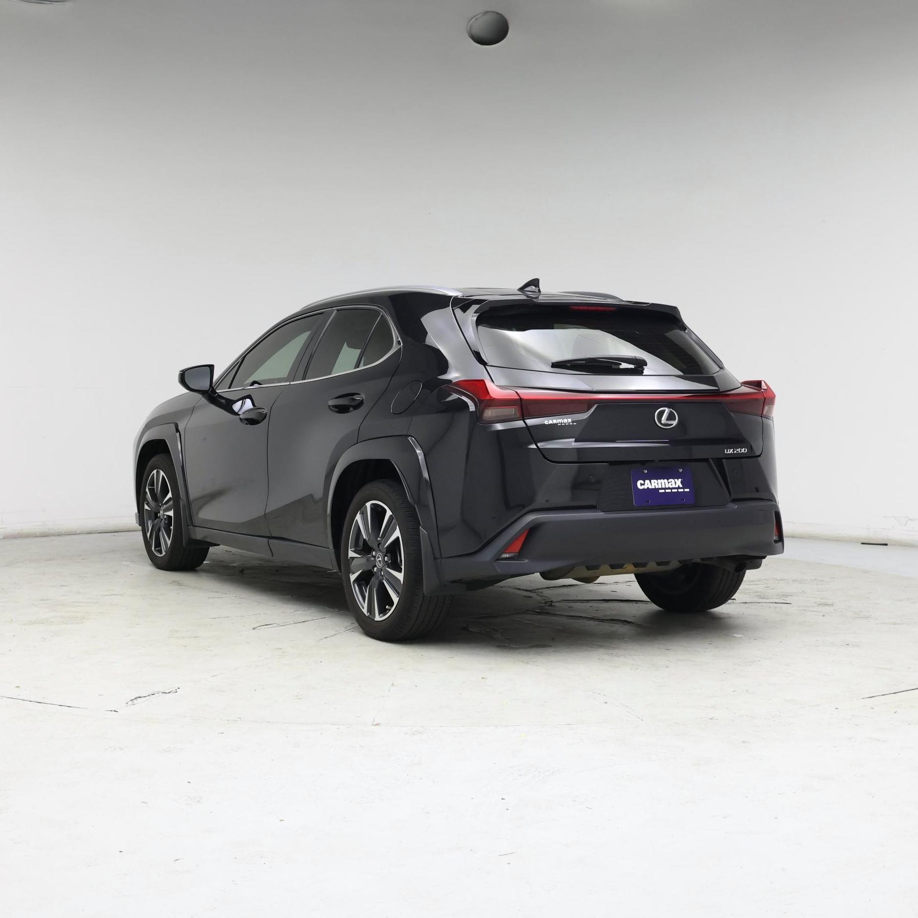 Thumbnail: 2022 Lexus UX - 2