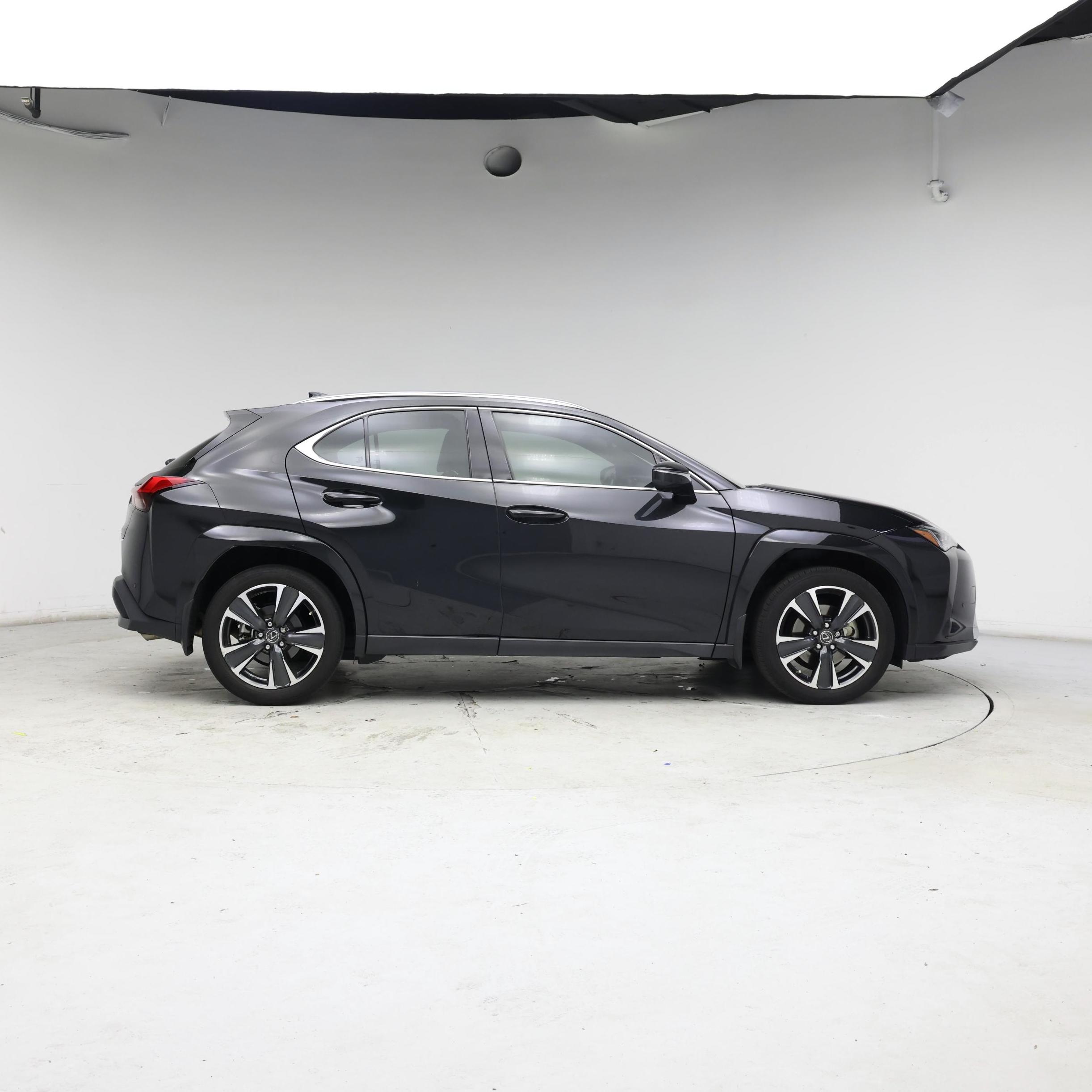 Thumbnail: 2022 Lexus UX - 7