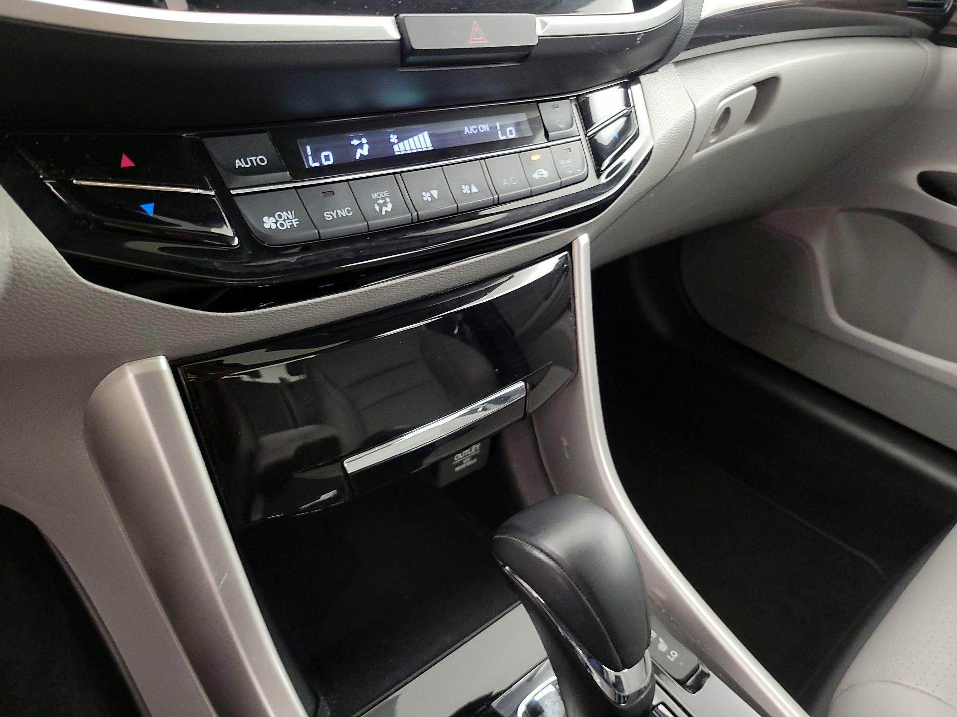 Thumbnail: 2016 Honda Accord - 16