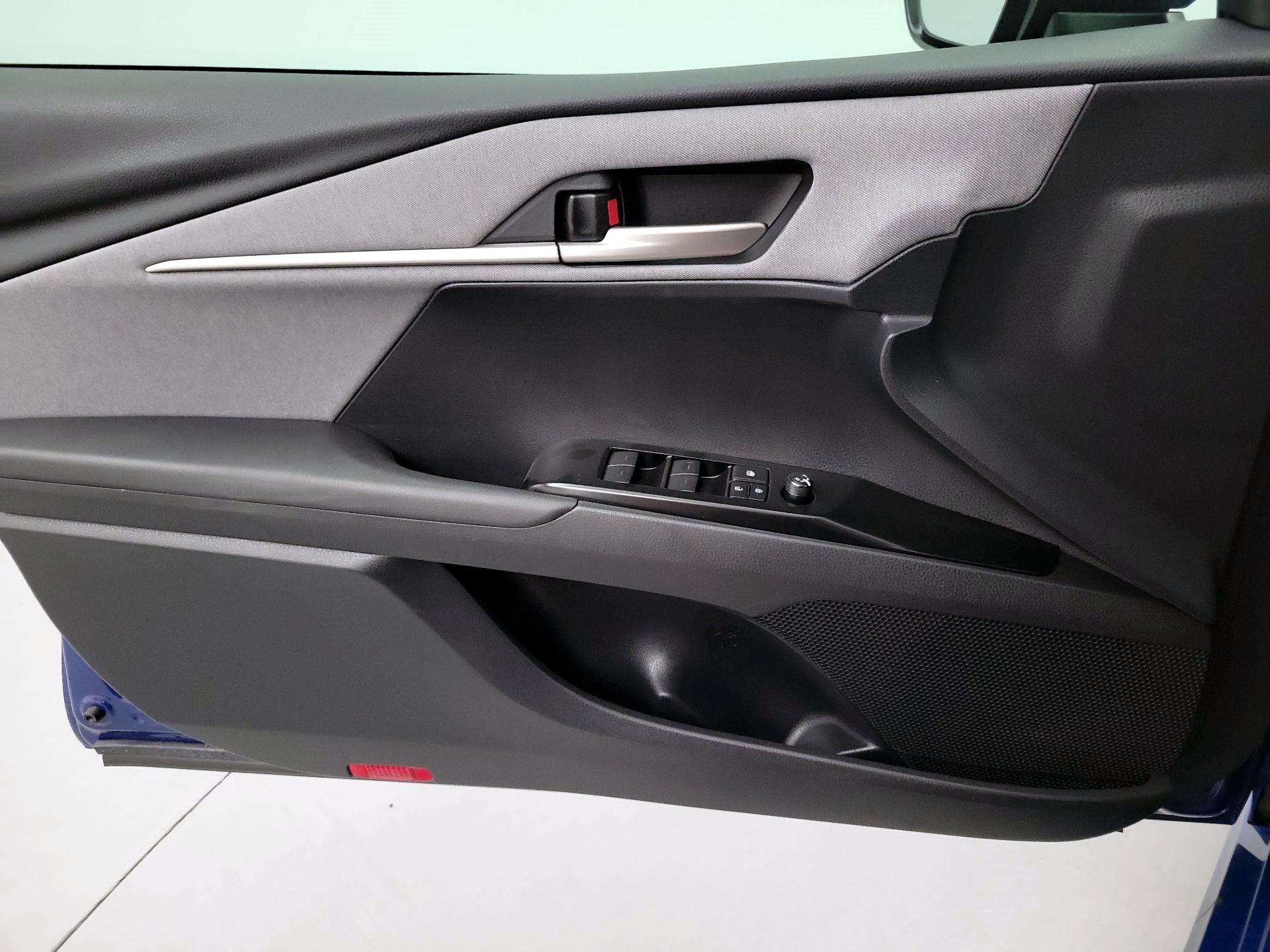 Thumbnail: 2025 Toyota Camry - 10