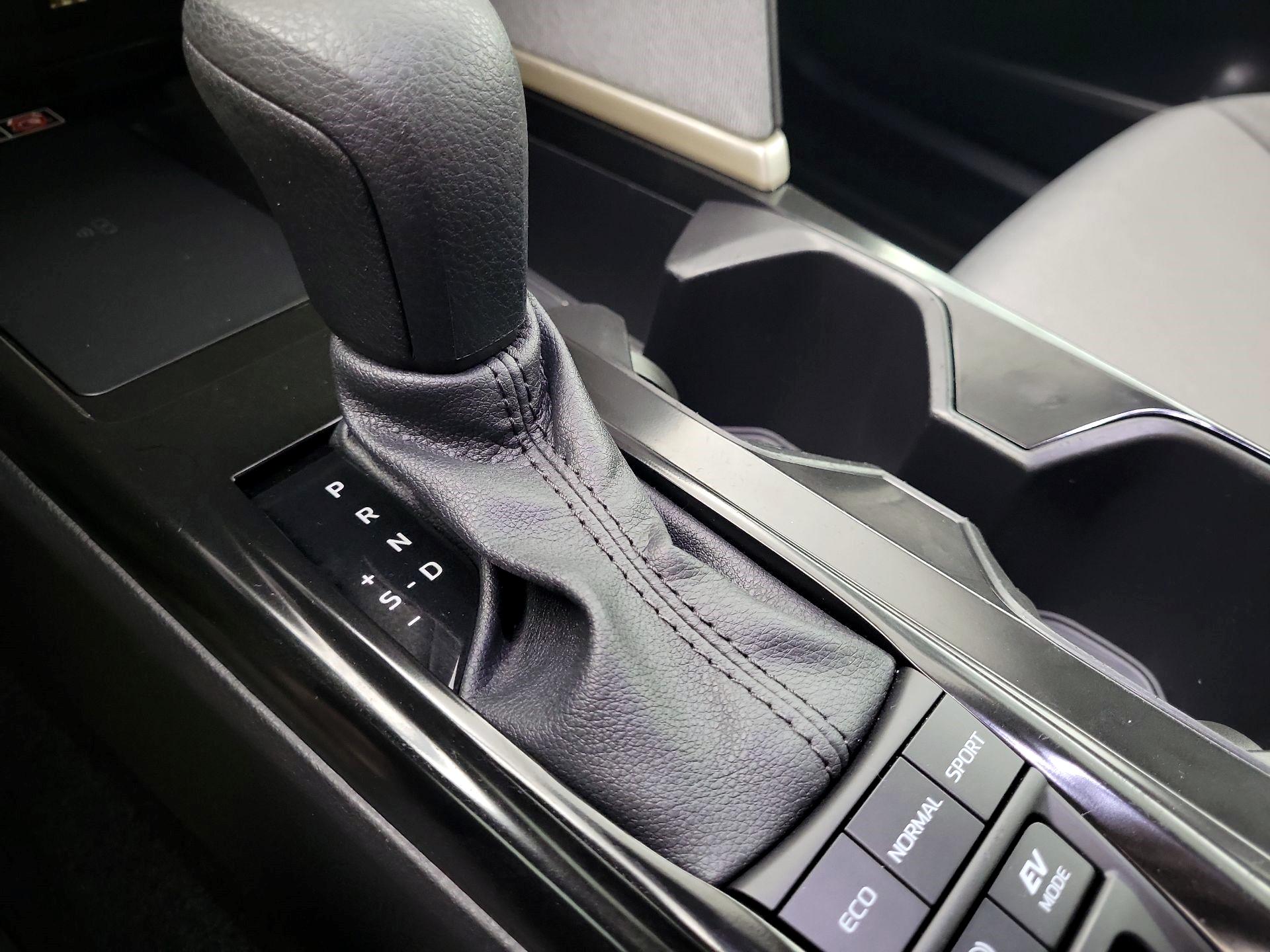 Thumbnail: 2025 Toyota Camry - 15