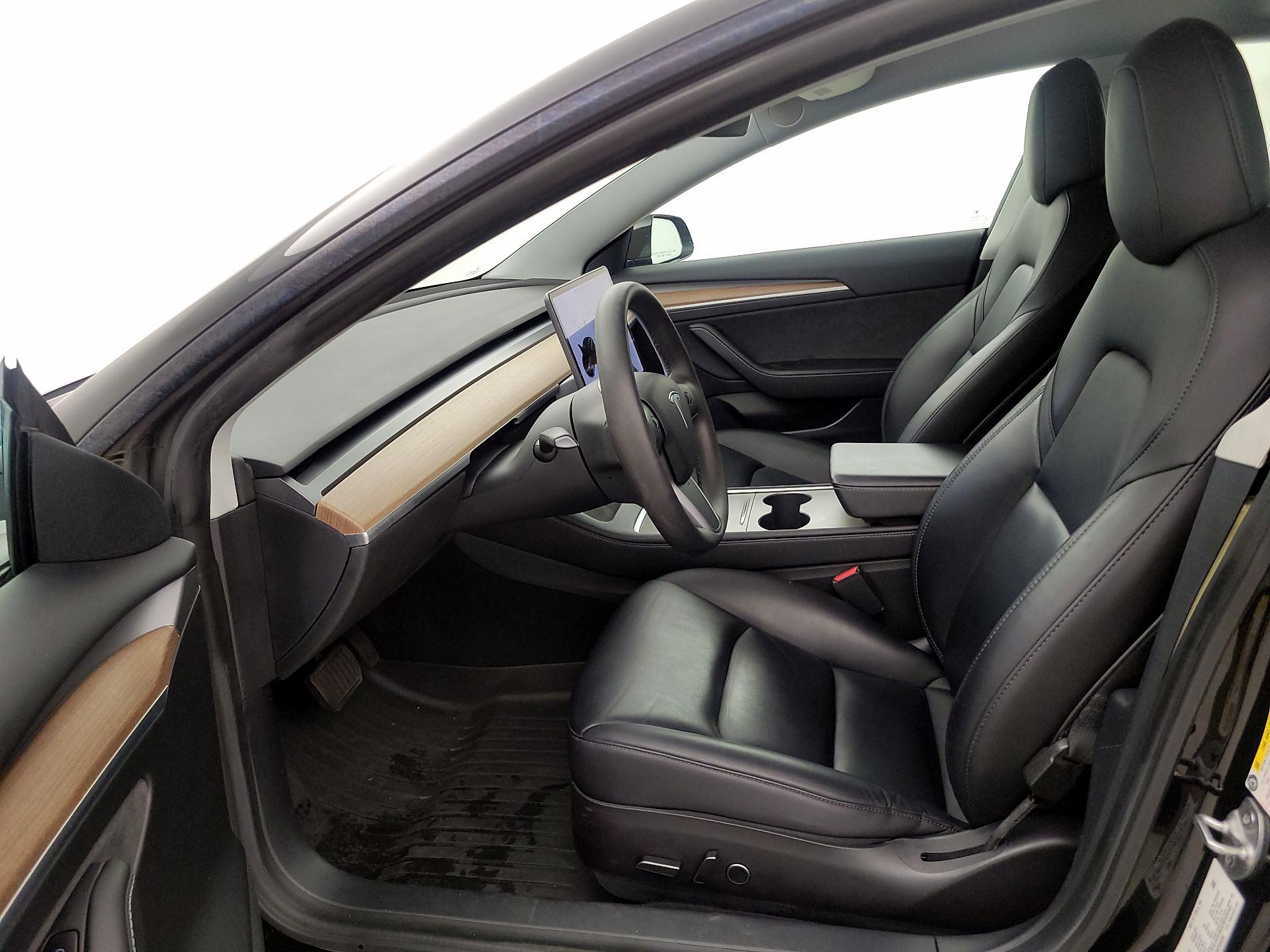 Thumbnail: 2021 Tesla Model 3 - 11