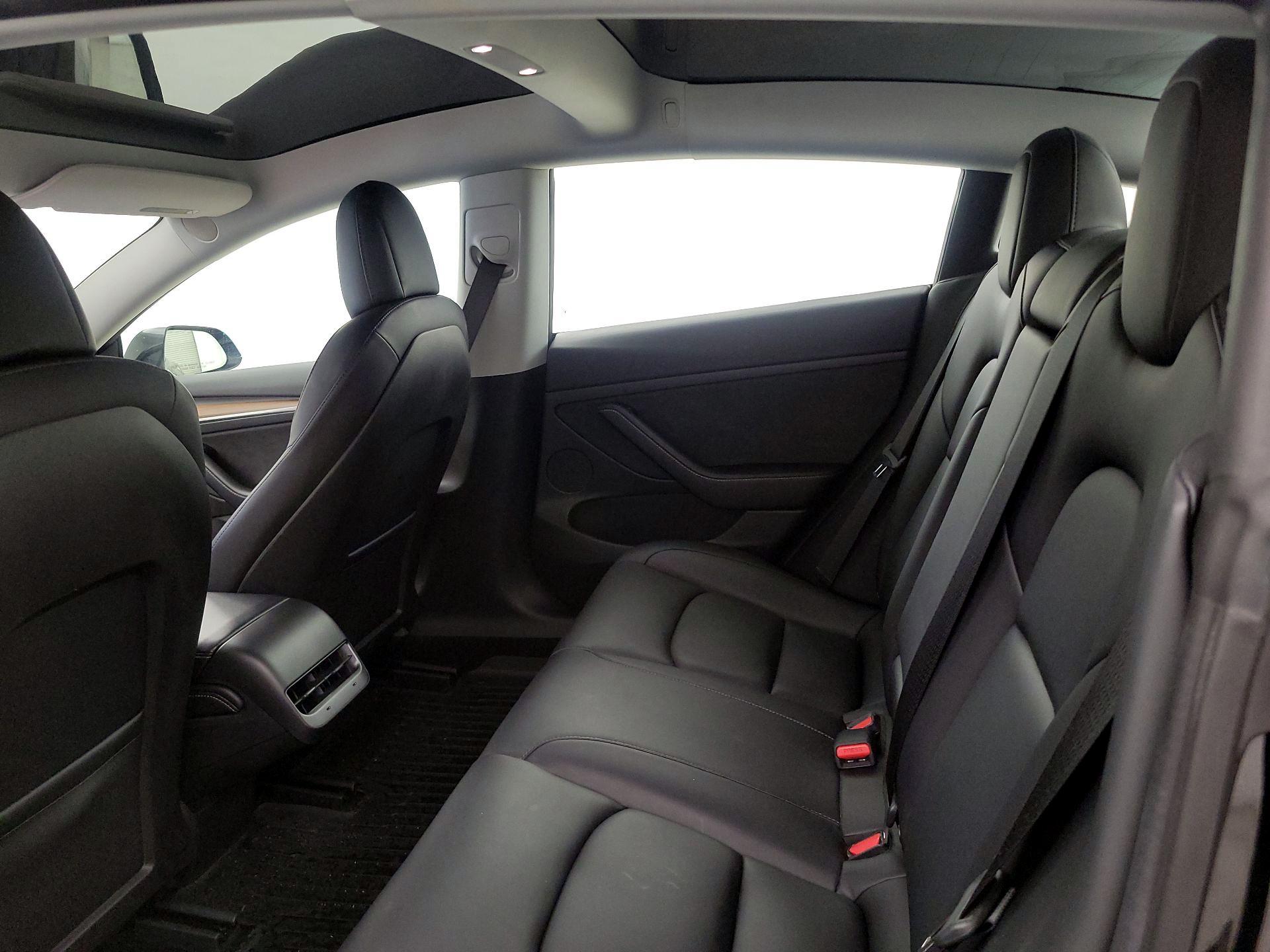 Thumbnail: 2021 Tesla Model 3 - 19