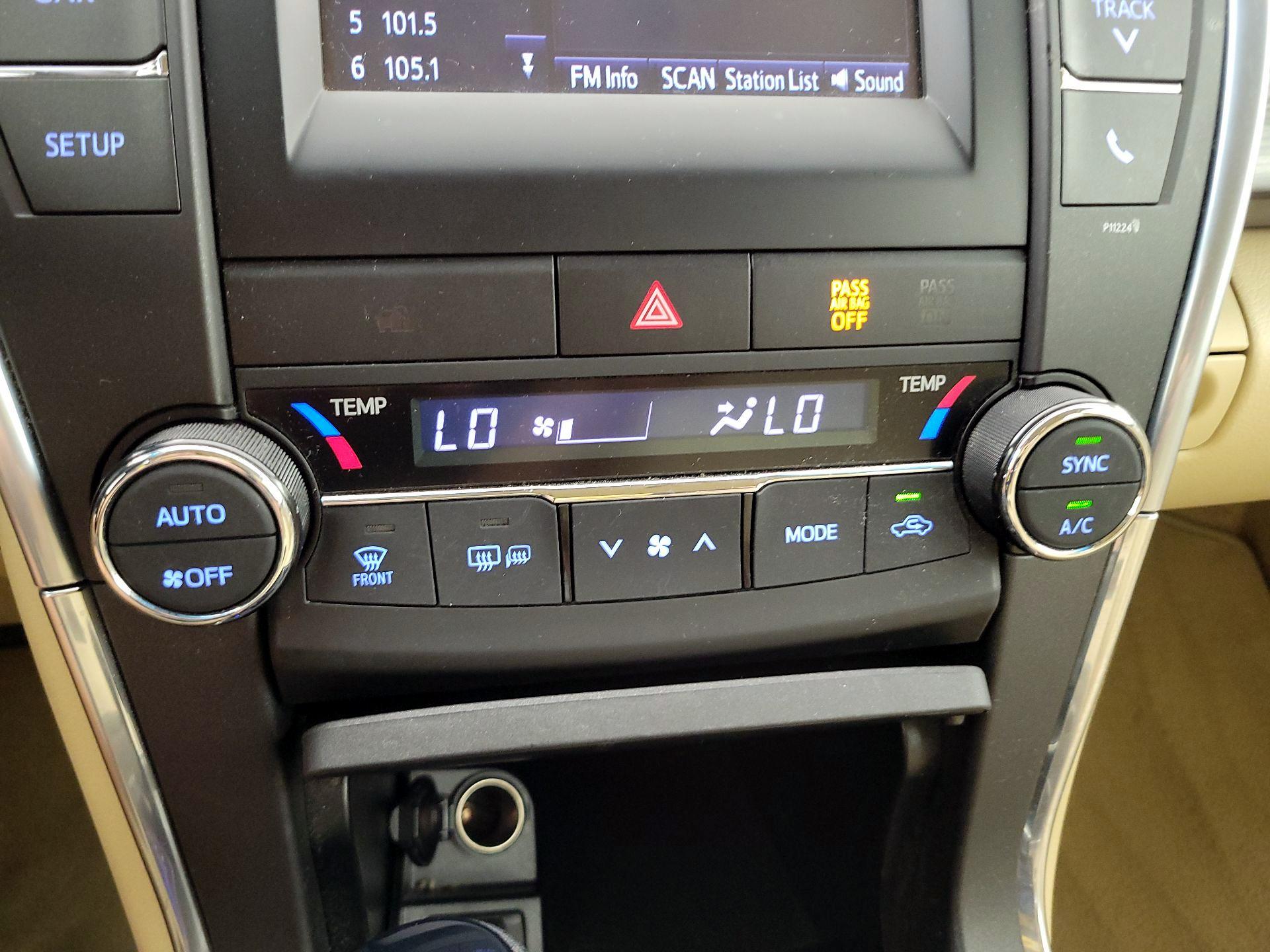 Thumbnail: 2016 Toyota Camry - 16