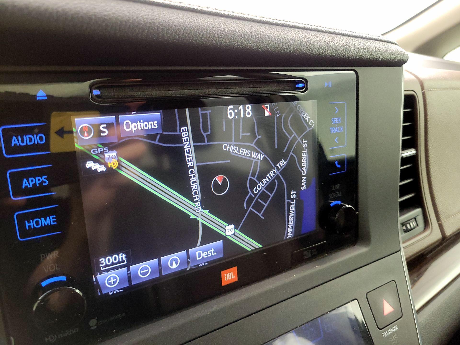 Thumbnail: 2015 Toyota Sienna - 14