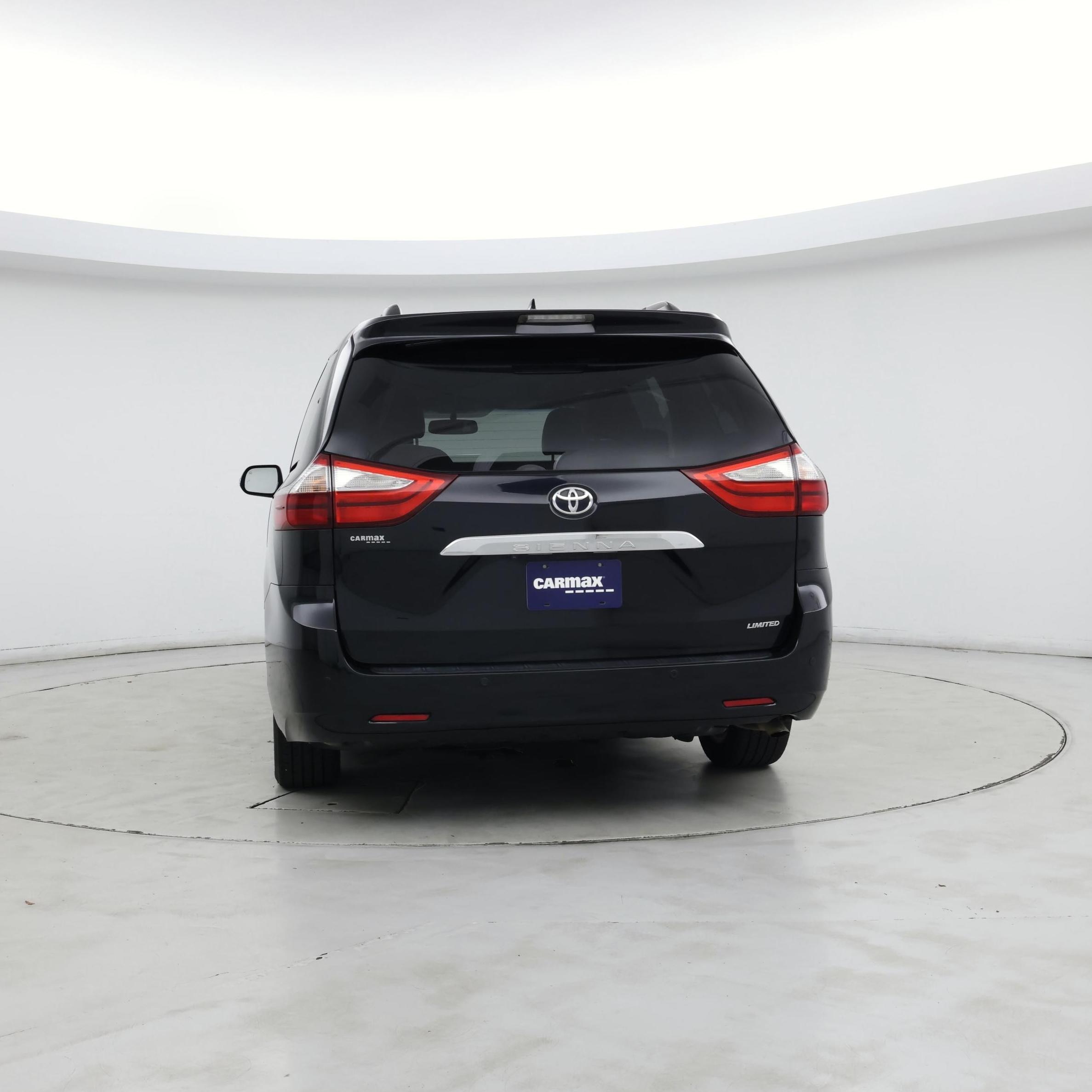 Thumbnail: 2015 Toyota Sienna - 6