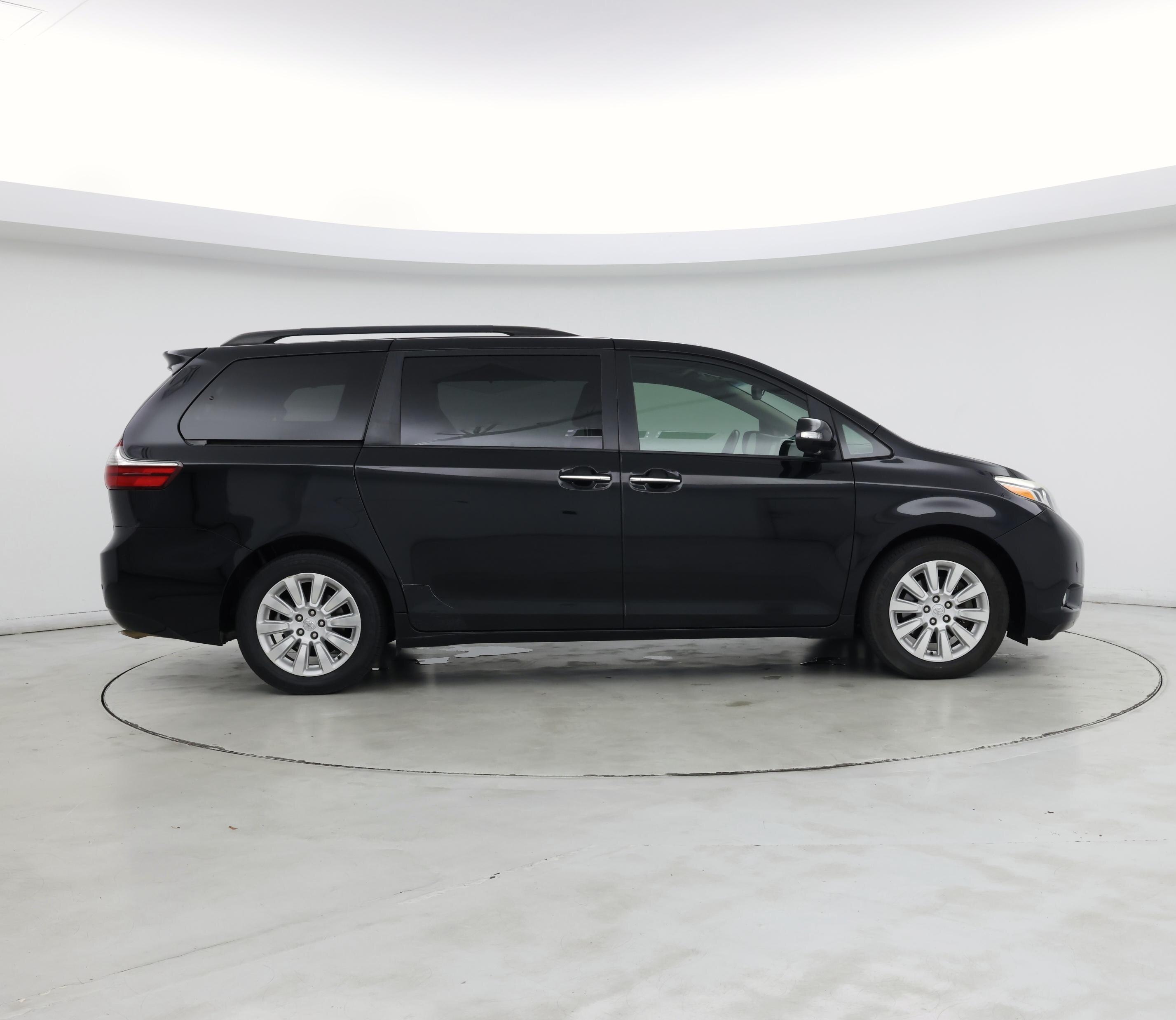 Thumbnail: 2015 Toyota Sienna - 7