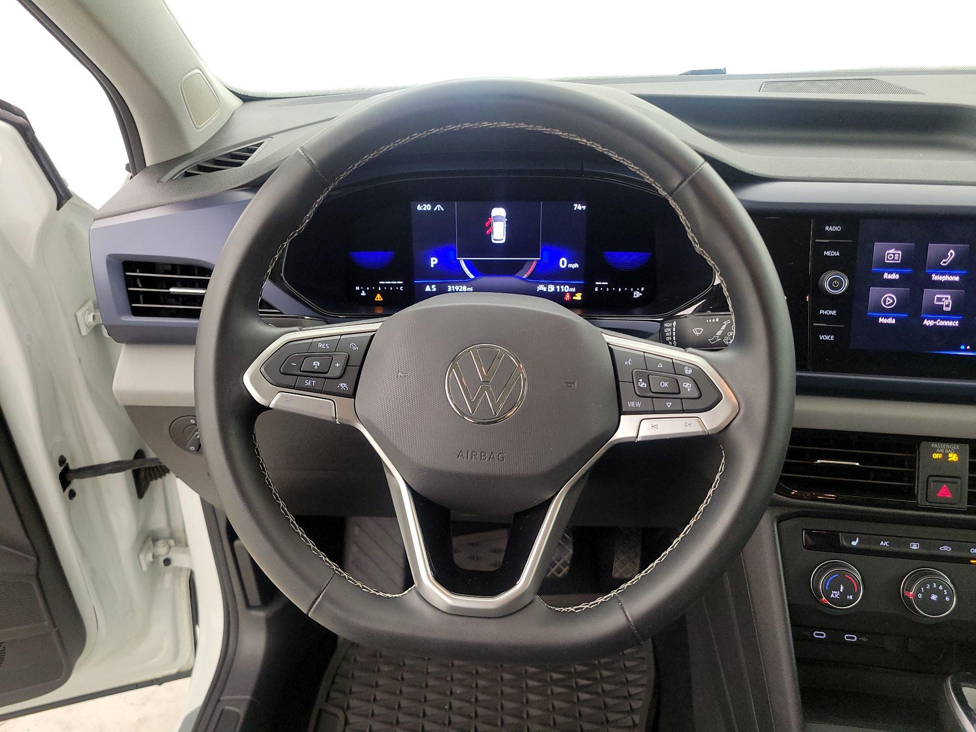 Thumbnail: 2022 Volkswagen Taos - 10