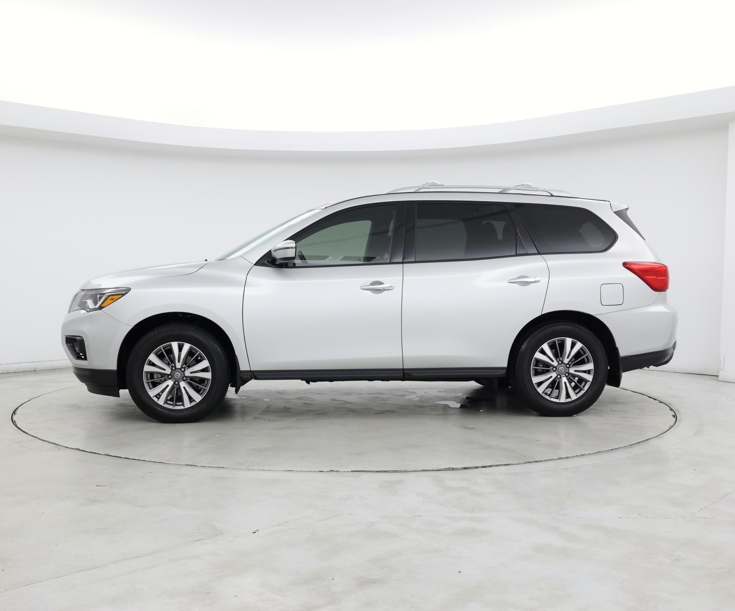 Thumbnail: 2020 Nissan Pathfinder - 3