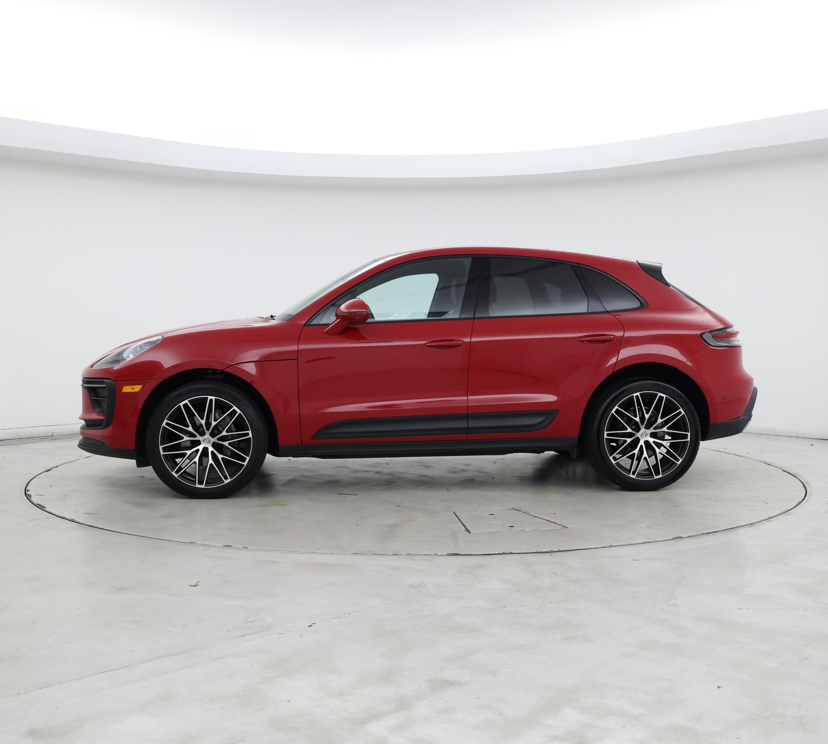 Thumbnail: 2023 Porsche Macan - 3