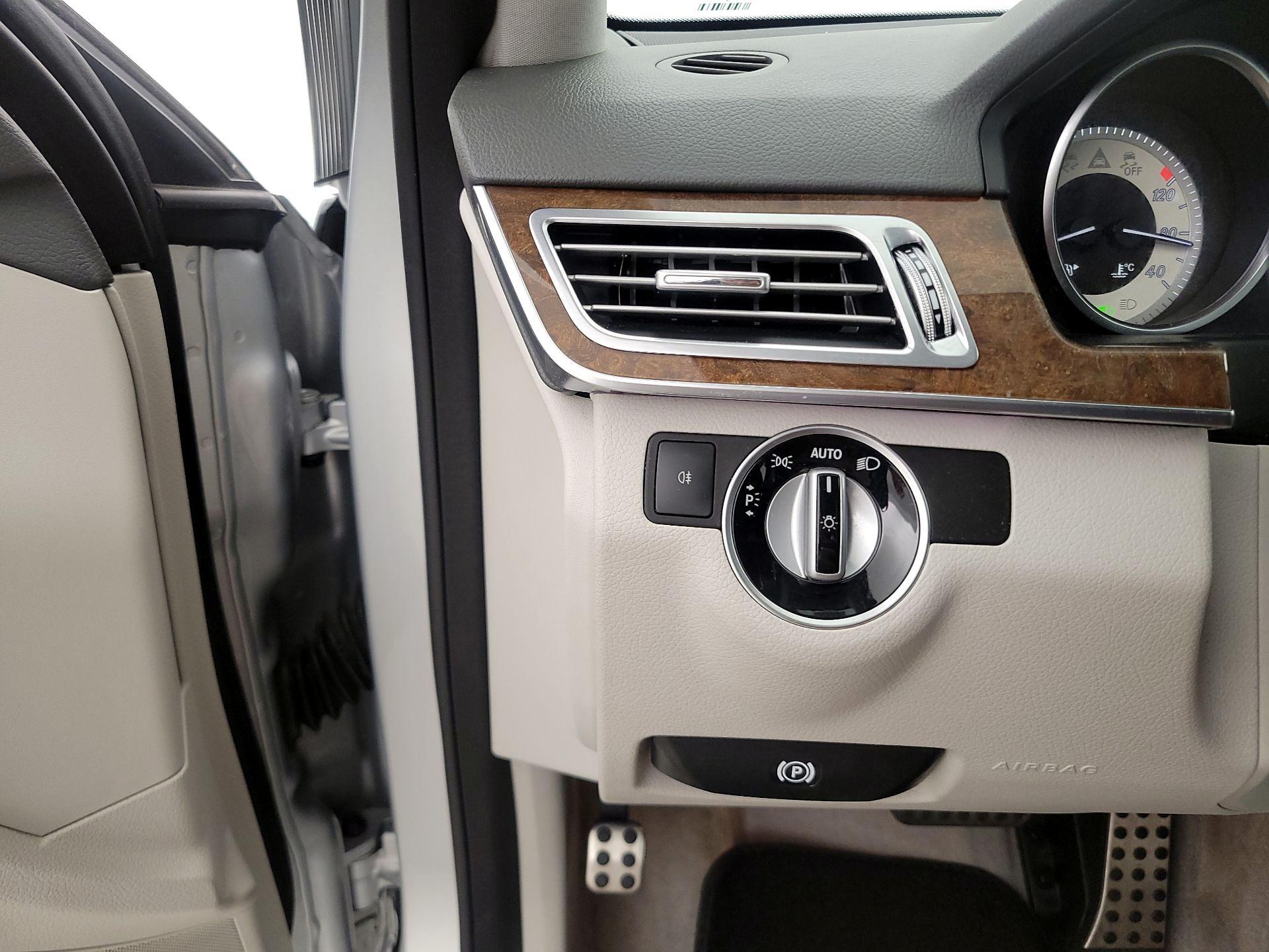 Thumbnail: 2014 Mercedes-Benz E-Class - 13