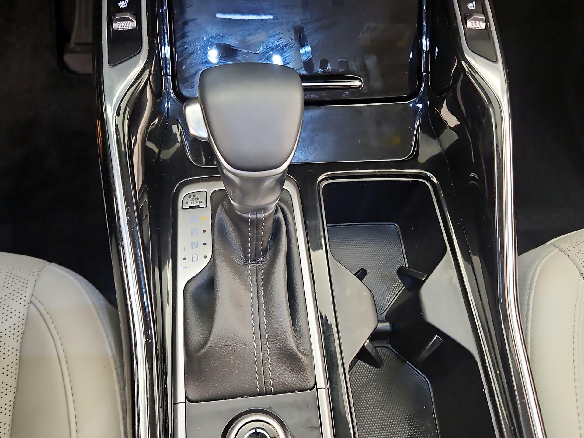 Thumbnail: 2023 Kia Sorento - 17
