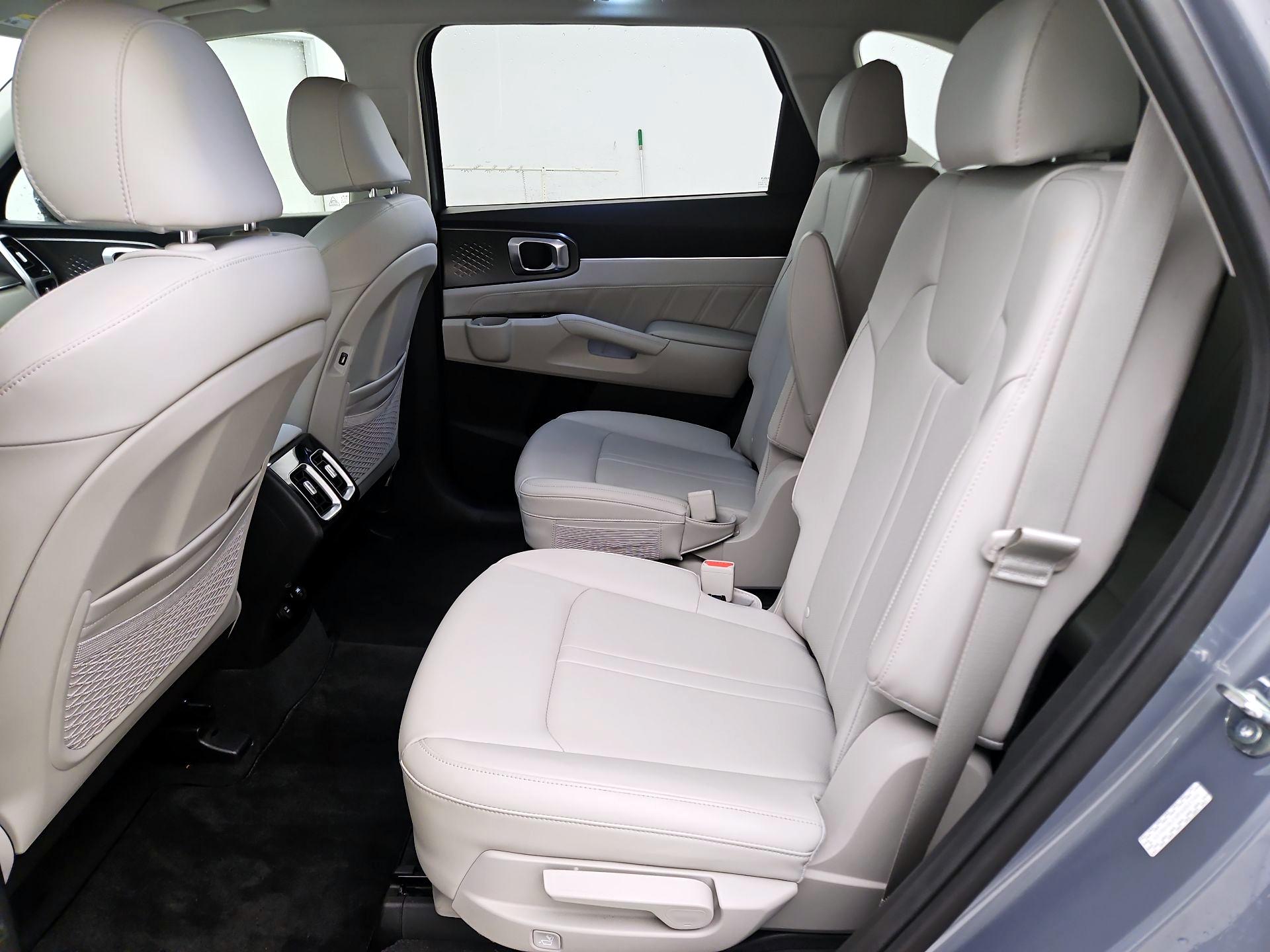 Thumbnail: 2023 Kia Sorento - 19