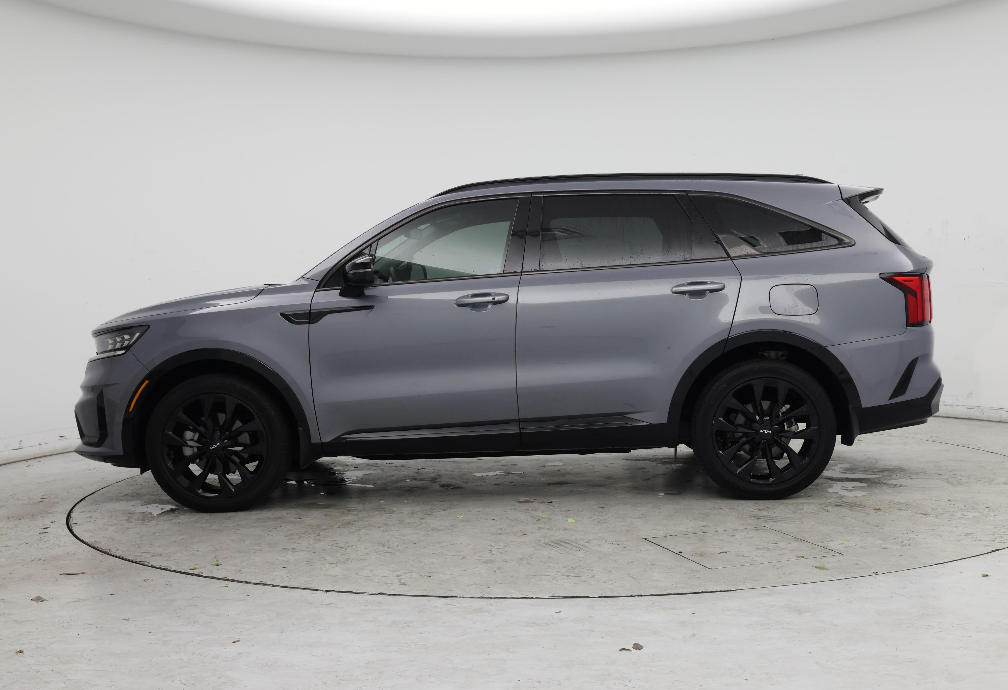 Thumbnail: 2023 Kia Sorento - 3