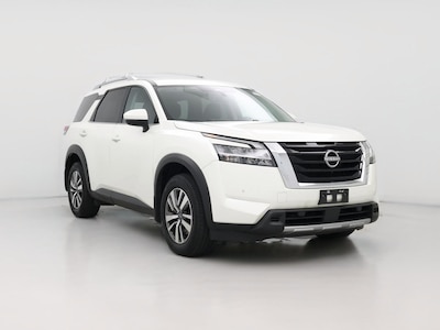 White 2024 Nissan Pathfinder SL
