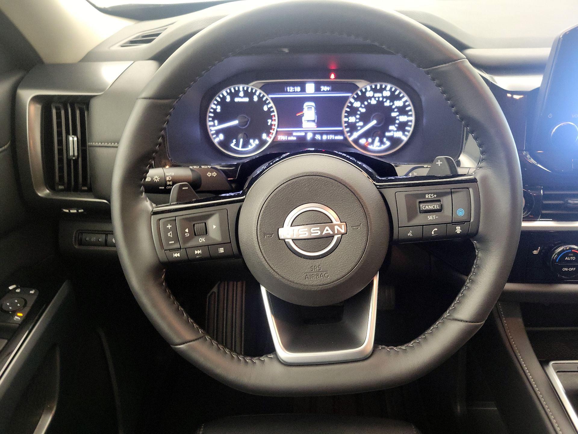 Thumbnail: 2024 Nissan Pathfinder - 10